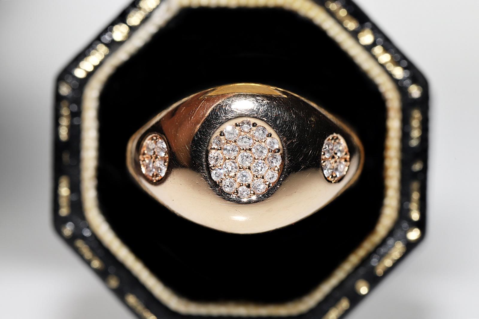 Vintage Circa 1990er Jahre 18k Gold Natürlicher Diamant Dekorierter Vintage-Ring  Damen im Angebot