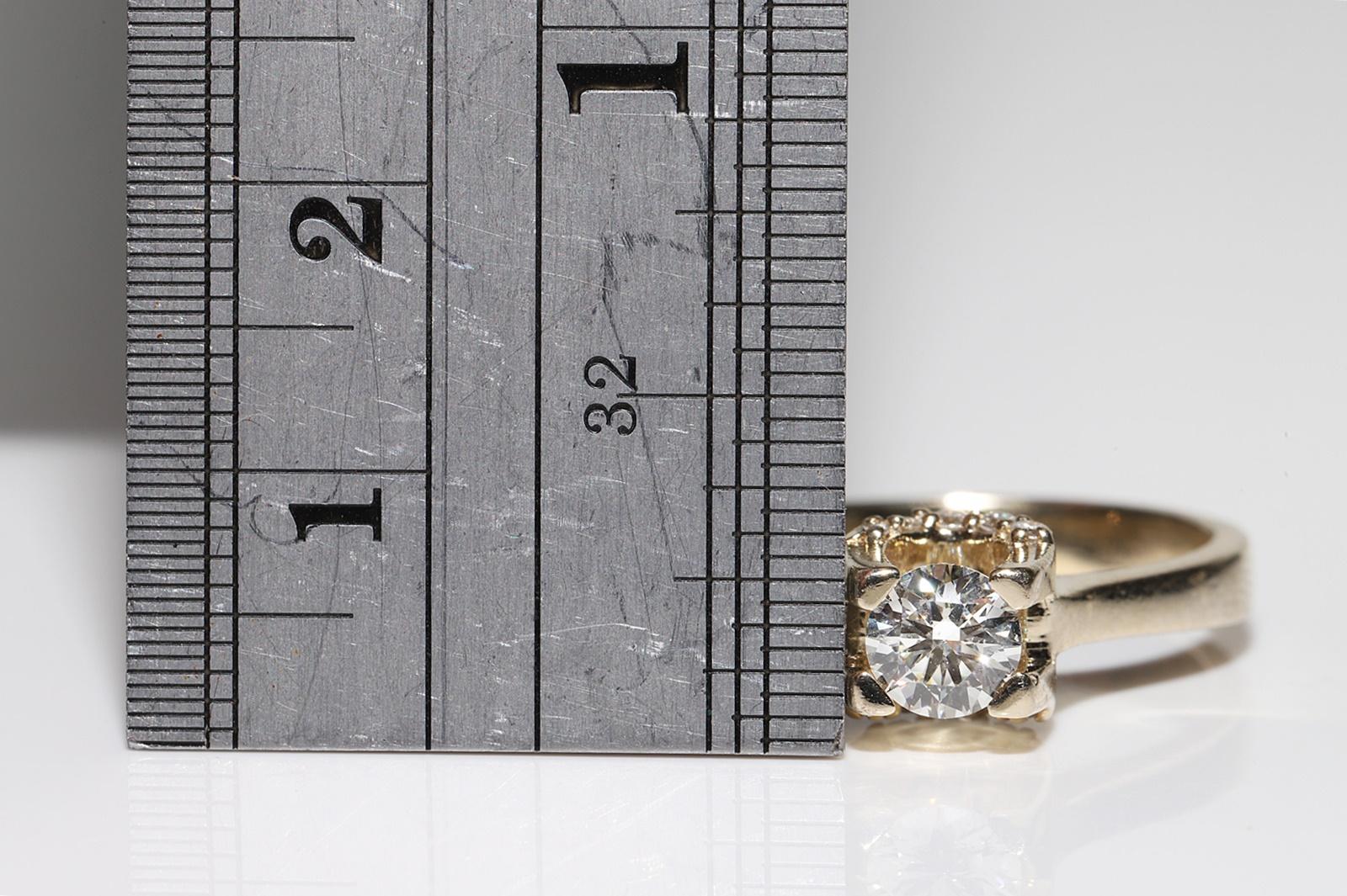 Vintage Circa 1990s Gold 18k Natural Diamond Decorated Solitaire Wedding Ring (anneau de mariage solitaire en or 18k décoré de diamants naturels) en vente 13