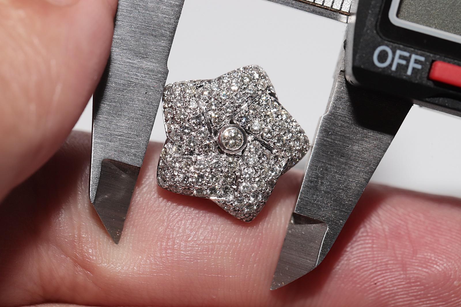 Vintage Circa 1990er Jahre 18k Gold Natürlicher Diamant Dekorierter Star Style Ohrring im Sternstil im Angebot 8