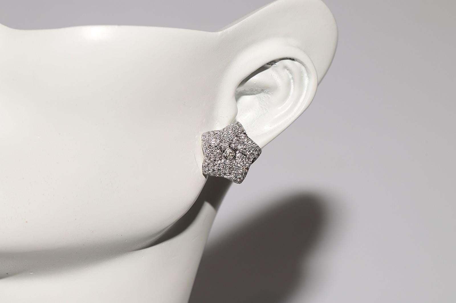 Vintage Circa 1990er Jahre 18k Gold Natürlicher Diamant Dekorierter Star Style Ohrring im Sternstil im Angebot 10