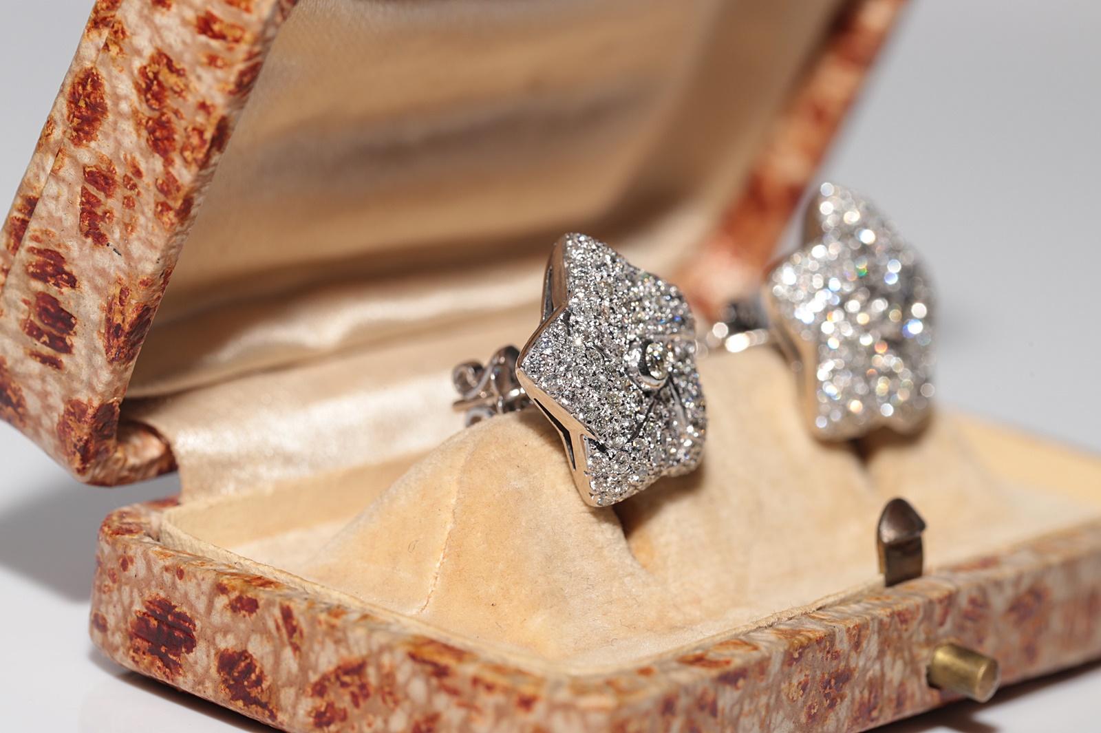 Vintage Circa 1990er Jahre 18k Gold Natürlicher Diamant Dekorierter Star Style Ohrring im Sternstil (Retro) im Angebot