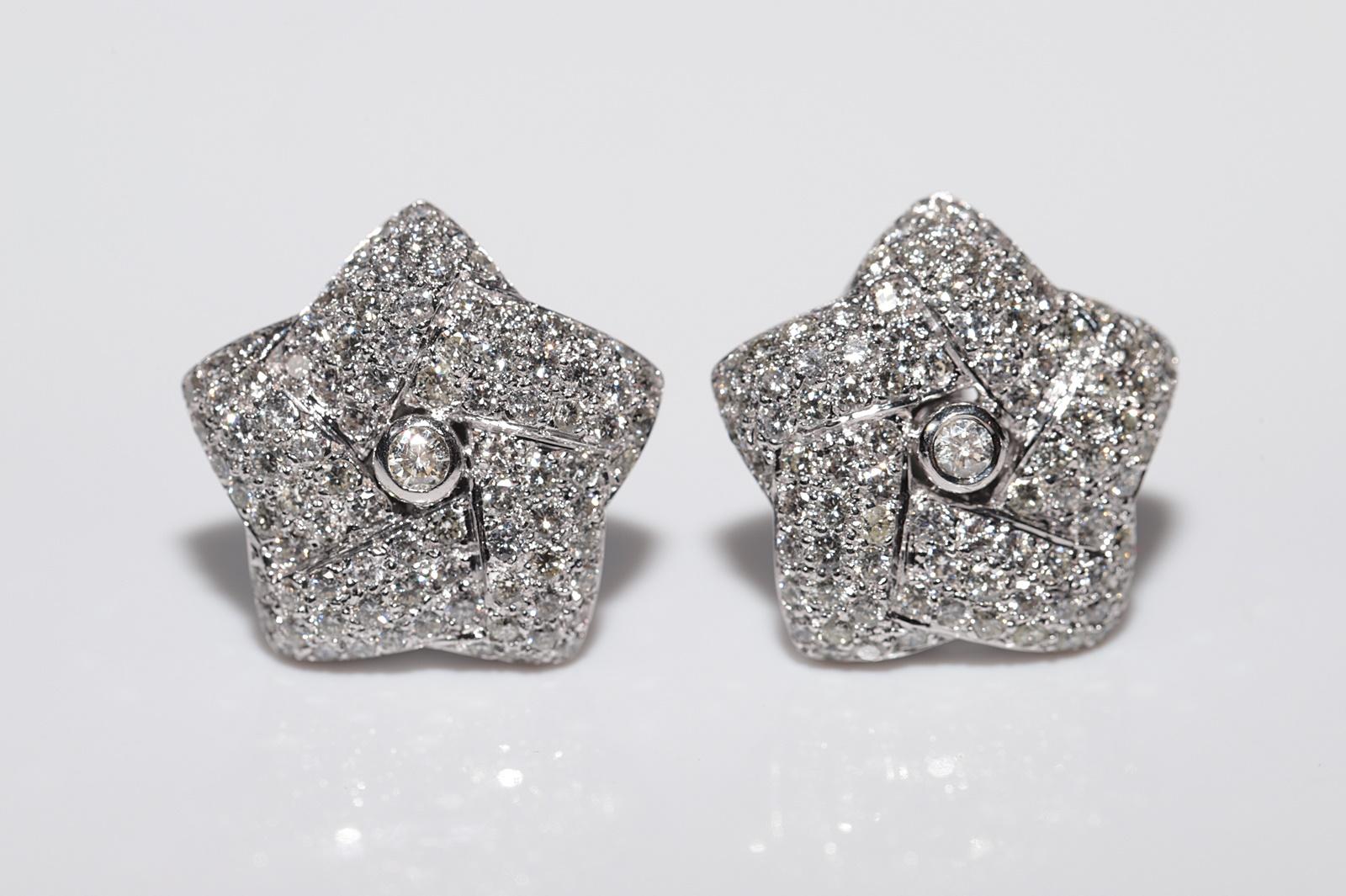 Vintage Circa 1990er Jahre 18k Gold Natürlicher Diamant Dekorierter Star Style Ohrring im Sternstil (Brillantschliff) im Angebot