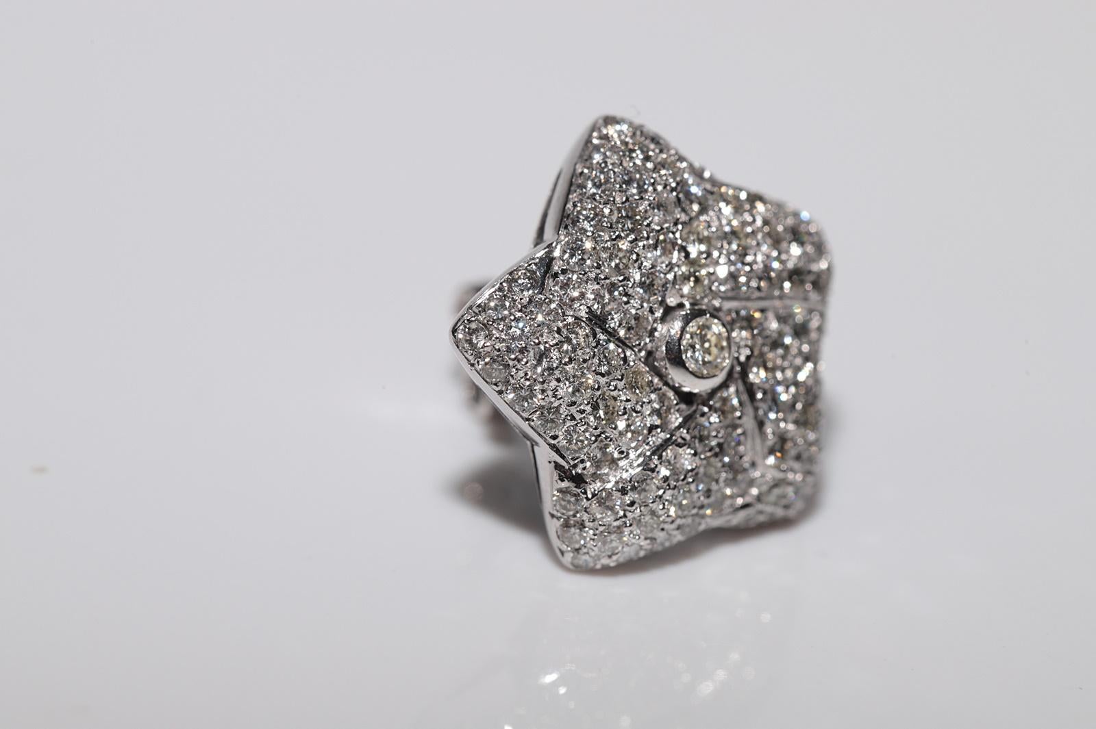 Vintage Circa 1990er Jahre 18k Gold Natürlicher Diamant Dekorierter Star Style Ohrring im Sternstil Damen im Angebot