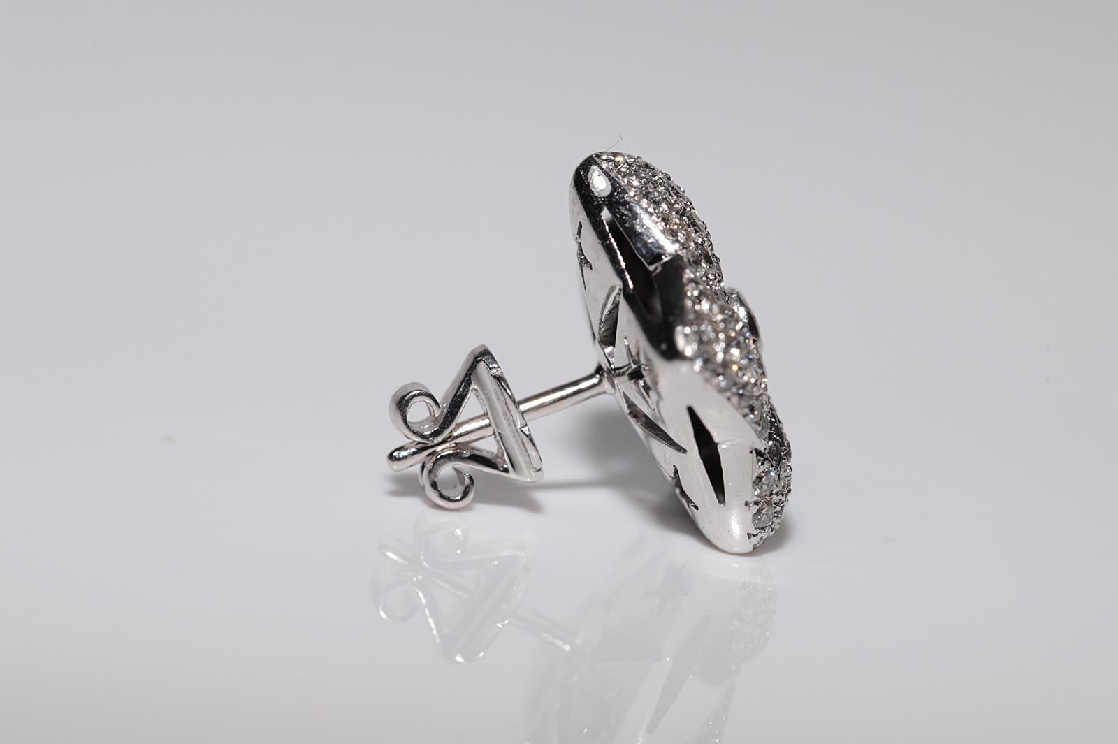 Vintage Circa 1990er Jahre 18k Gold Natürlicher Diamant Dekorierter Star Style Ohrring im Sternstil im Angebot 1