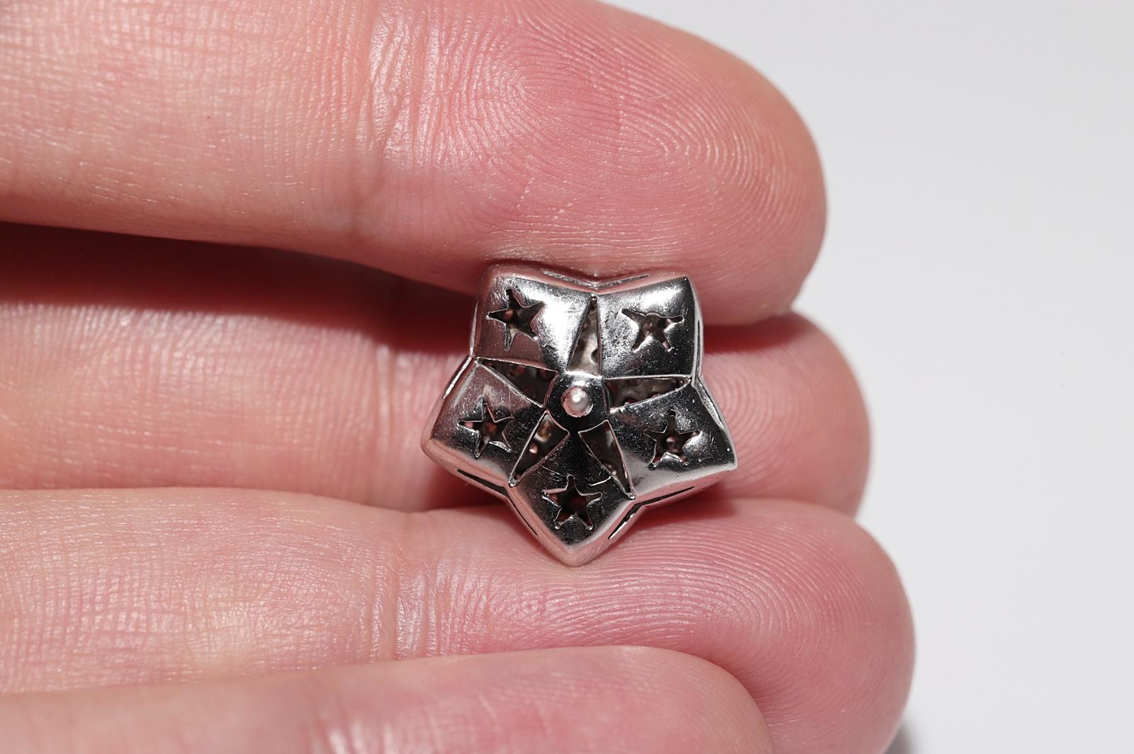 Vintage Circa 1990er Jahre 18k Gold Natürlicher Diamant Dekorierter Star Style Ohrring im Sternstil im Angebot 3