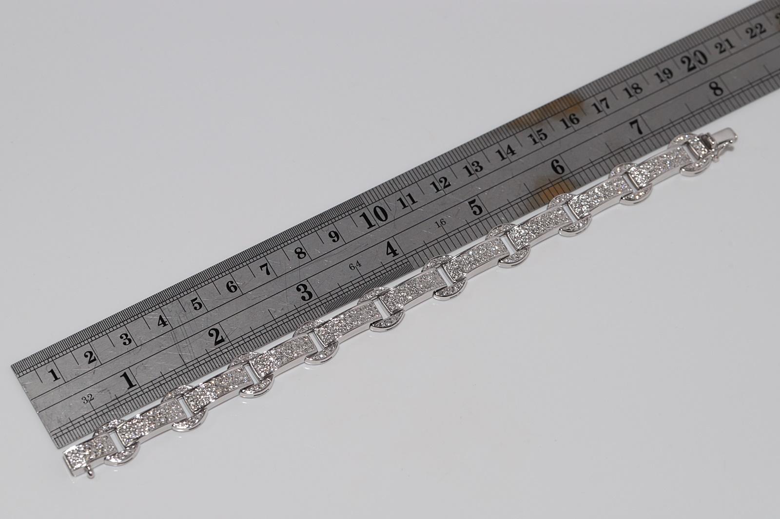 Vintage Circa 1990er Jahre 18k Gold natürlicher Diamant verziertes starkes Vintage-Armband im Angebot 8