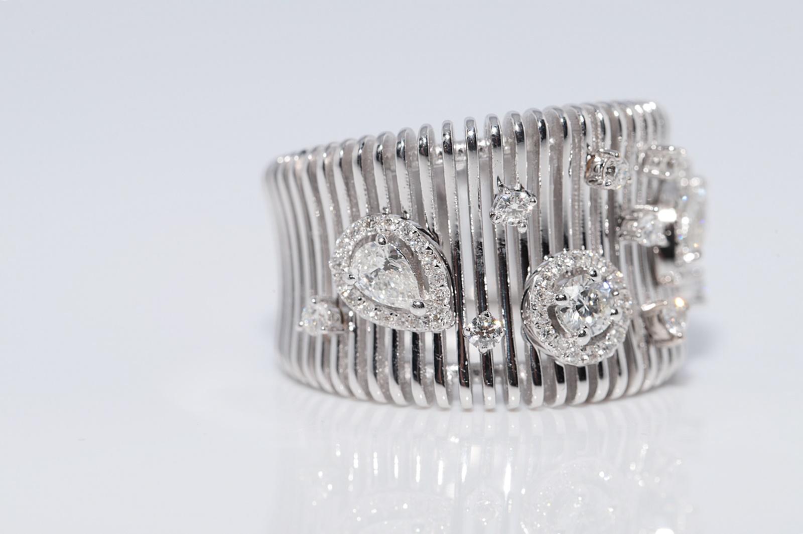 Anello forte decorato con diamanti naturali in oro 18k CIRCA 1990 in vendita 4