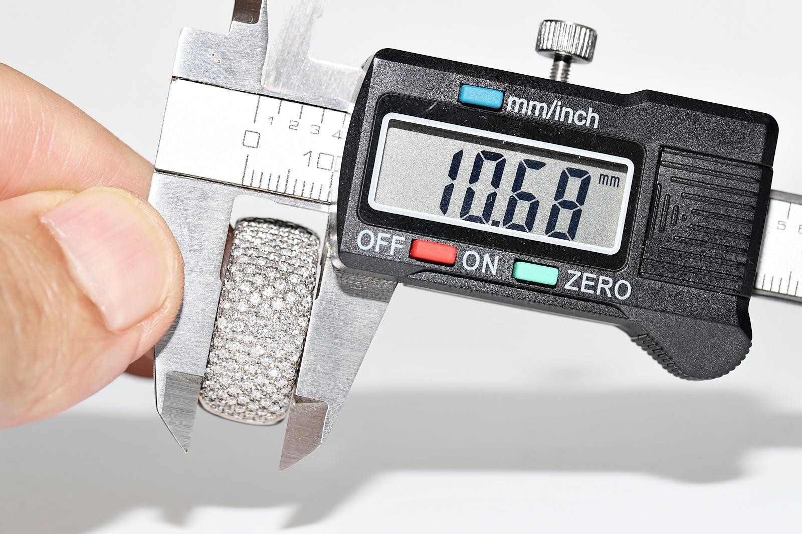 Anello forte decorato con diamanti naturali in oro 18k CIRCA 1990 in vendita 4