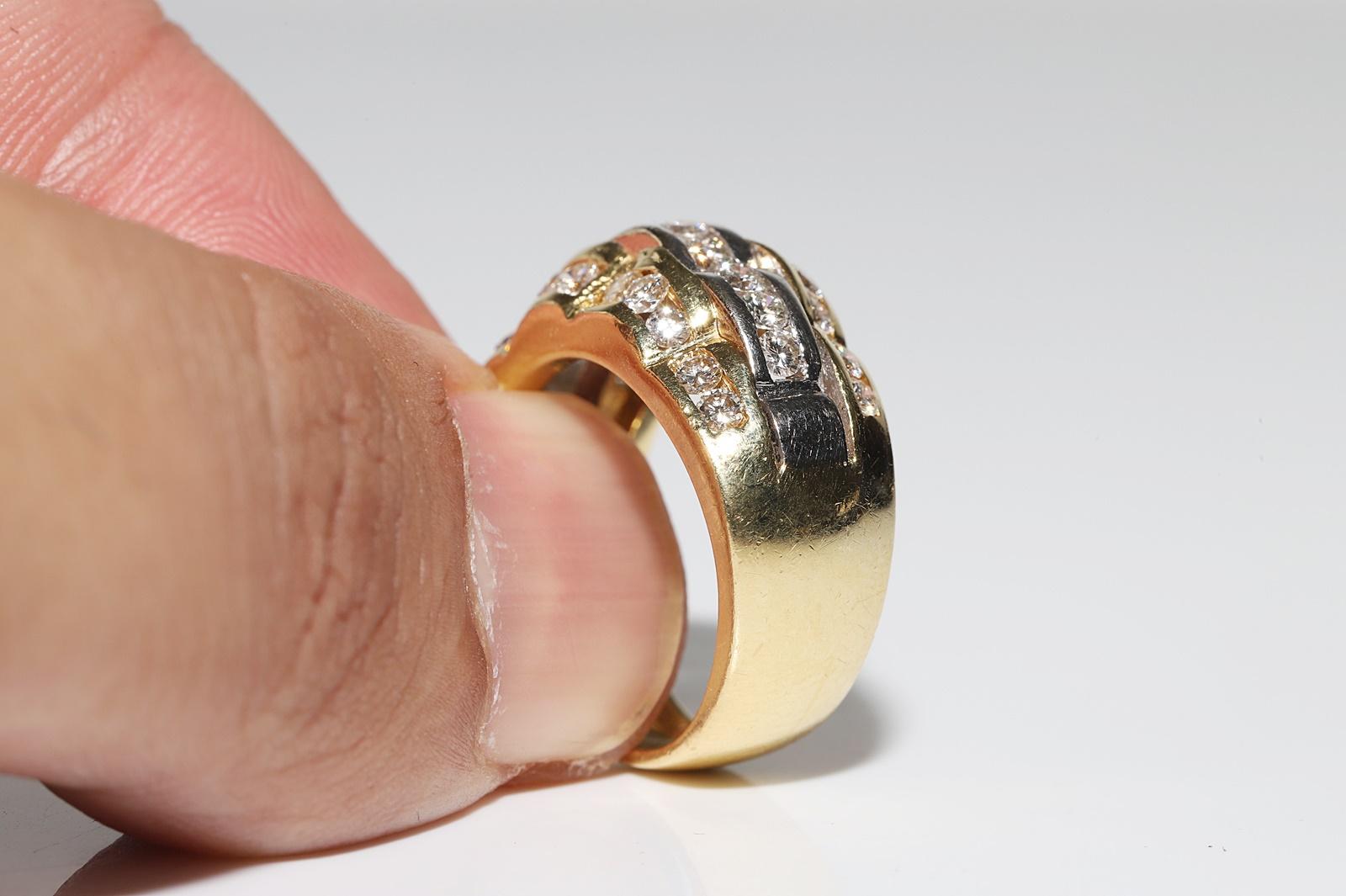 Anillo Fuerte Vintage Circa 1990s Oro 18k Decorado con Diamantes Naturales en venta 5