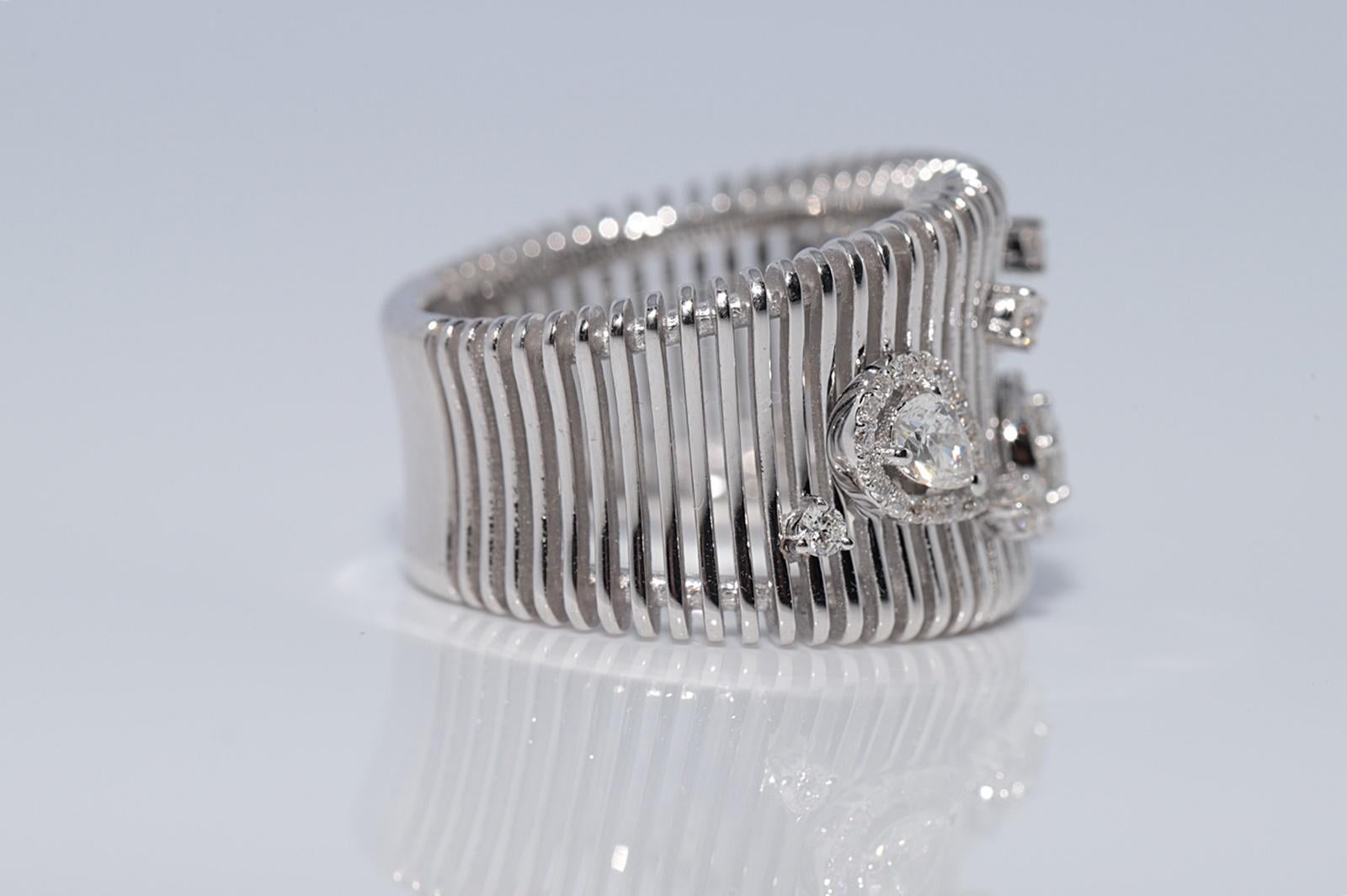 Anello forte decorato con diamanti naturali in oro 18k CIRCA 1990 in vendita 5