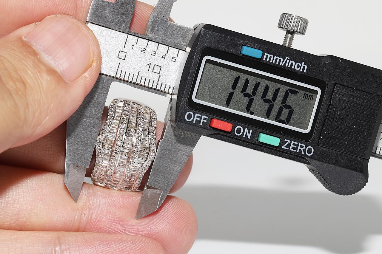 Anello forte decorato con diamanti naturali in oro 18k CIRCA 1990 in vendita 5