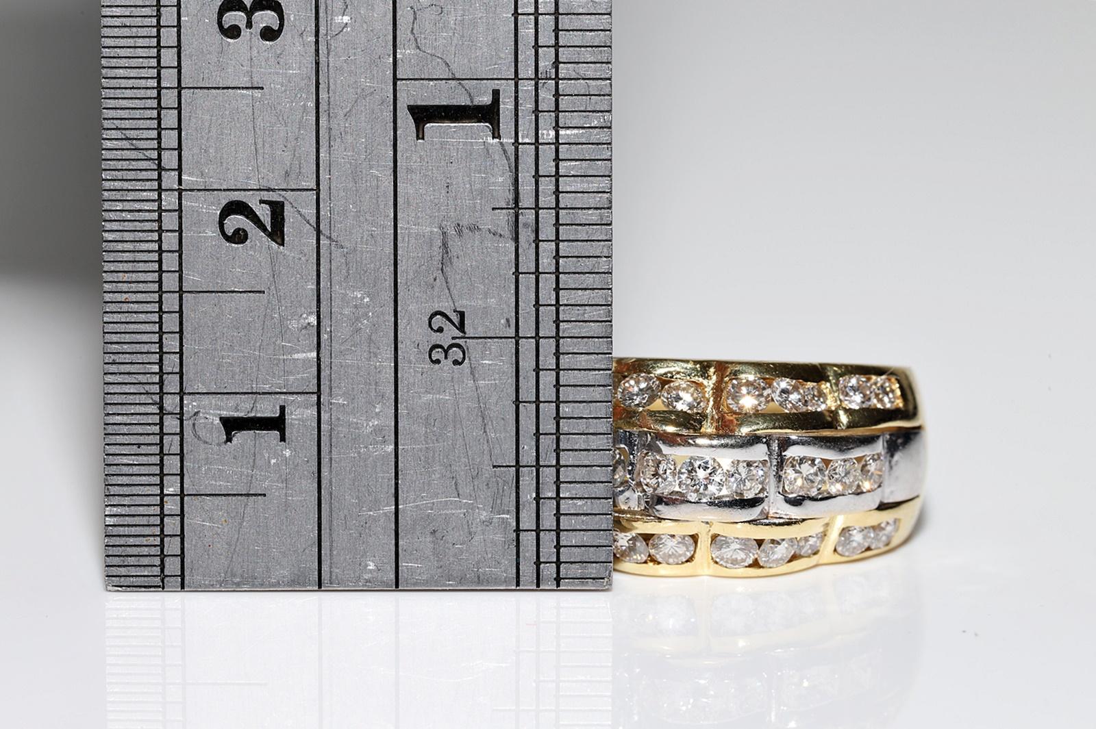 Anillo Fuerte Vintage Circa 1990s Oro 18k Decorado con Diamantes Naturales en venta 6