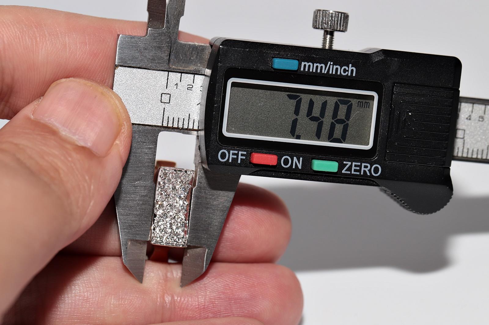 Anello forte decorato con diamanti naturali in oro 18k CIRCA 1990 in vendita 6