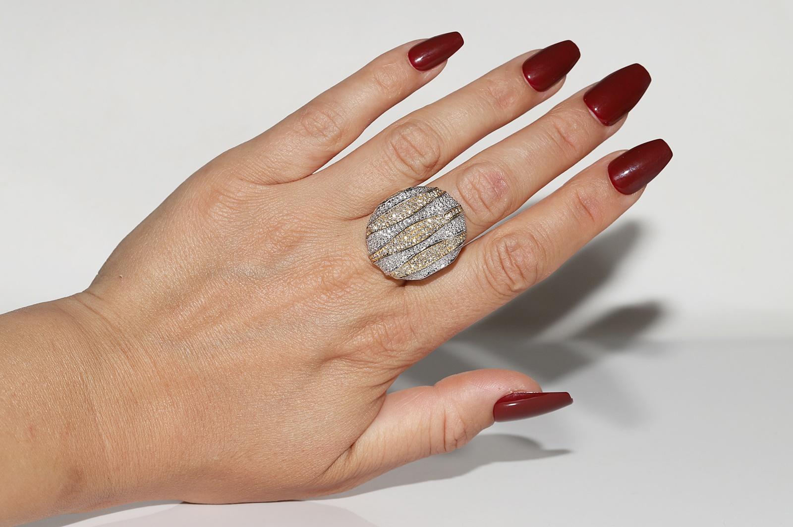 Vintage Circa 1990s 18k Gold Natural Diamond Decorated Strong Ring For Sale 7