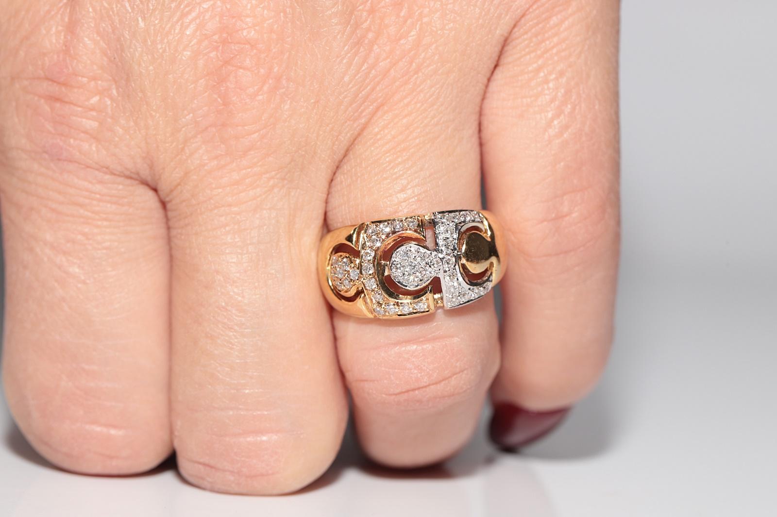 Anillo Fuerte Vintage Circa 1990s Oro 18k Decorado con Diamantes Naturales en venta 7