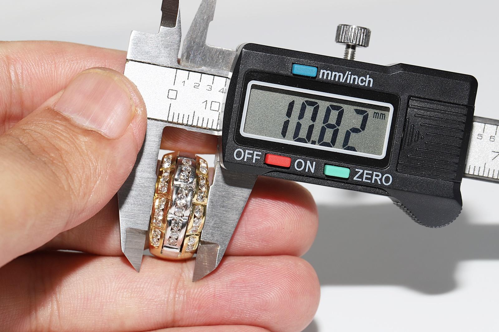 Anello forte decorato con diamanti naturali in oro 18k CIRCA 1990 in vendita 7