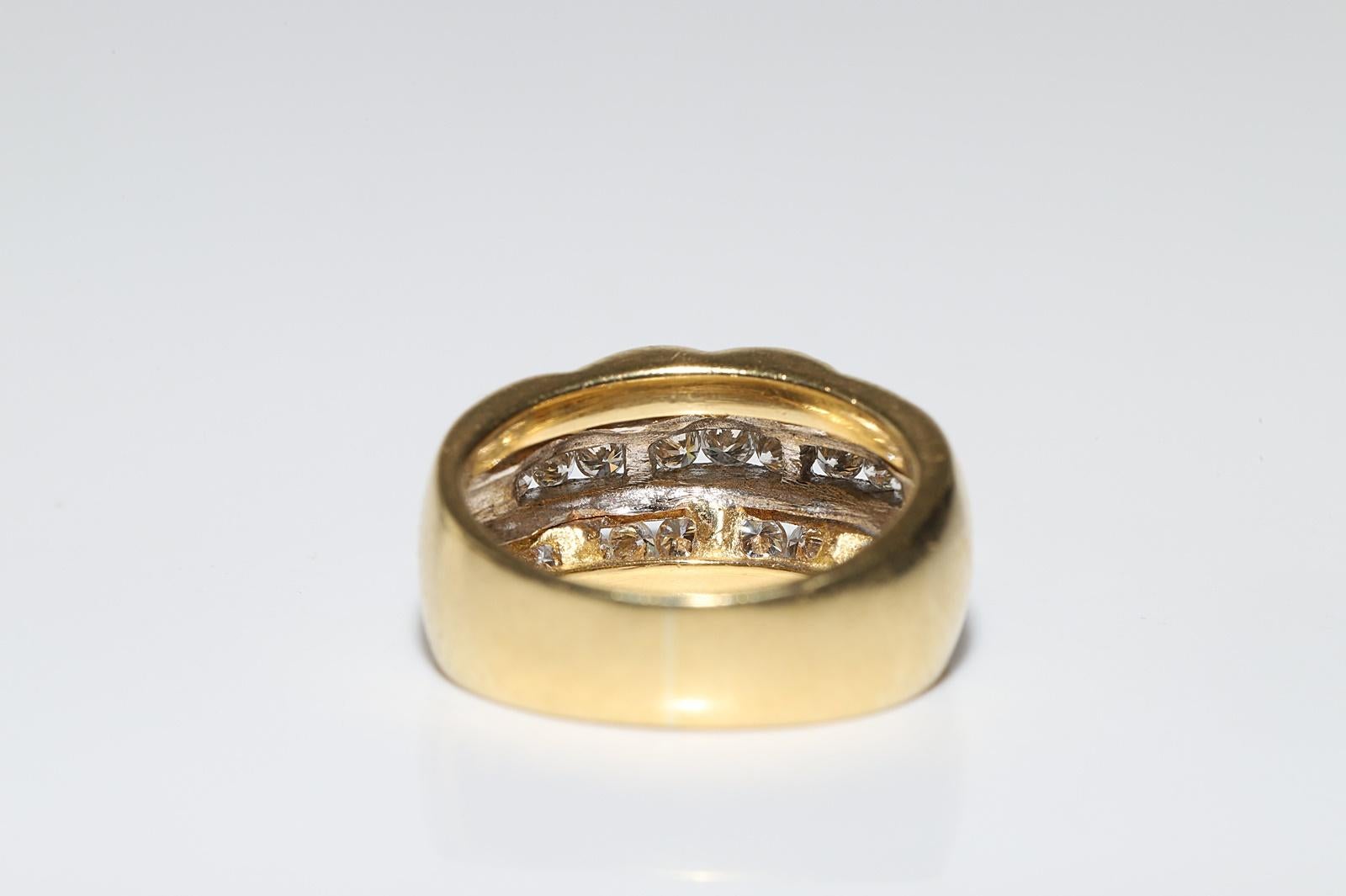 Anillo Fuerte Vintage Circa 1990s Oro 18k Decorado con Diamantes Naturales en venta 8