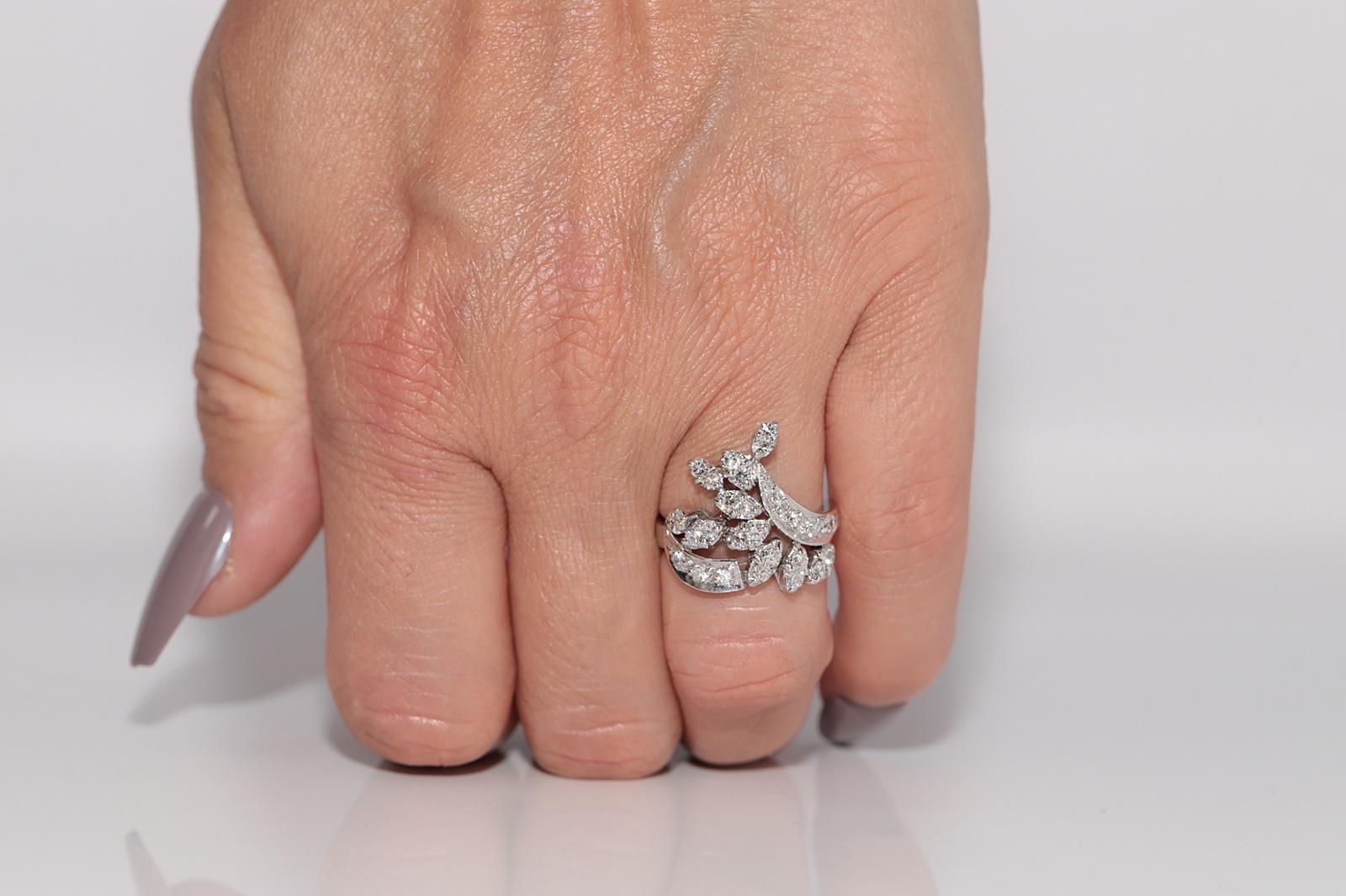 Anello forte decorato con diamanti naturali in oro 18k CIRCA 1990 in vendita 8