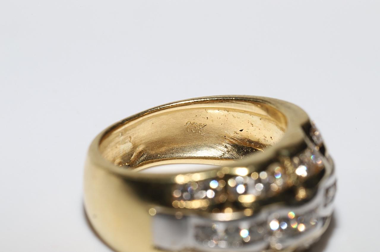 Anillo Fuerte Vintage Circa 1990s Oro 18k Decorado con Diamantes Naturales en venta 9