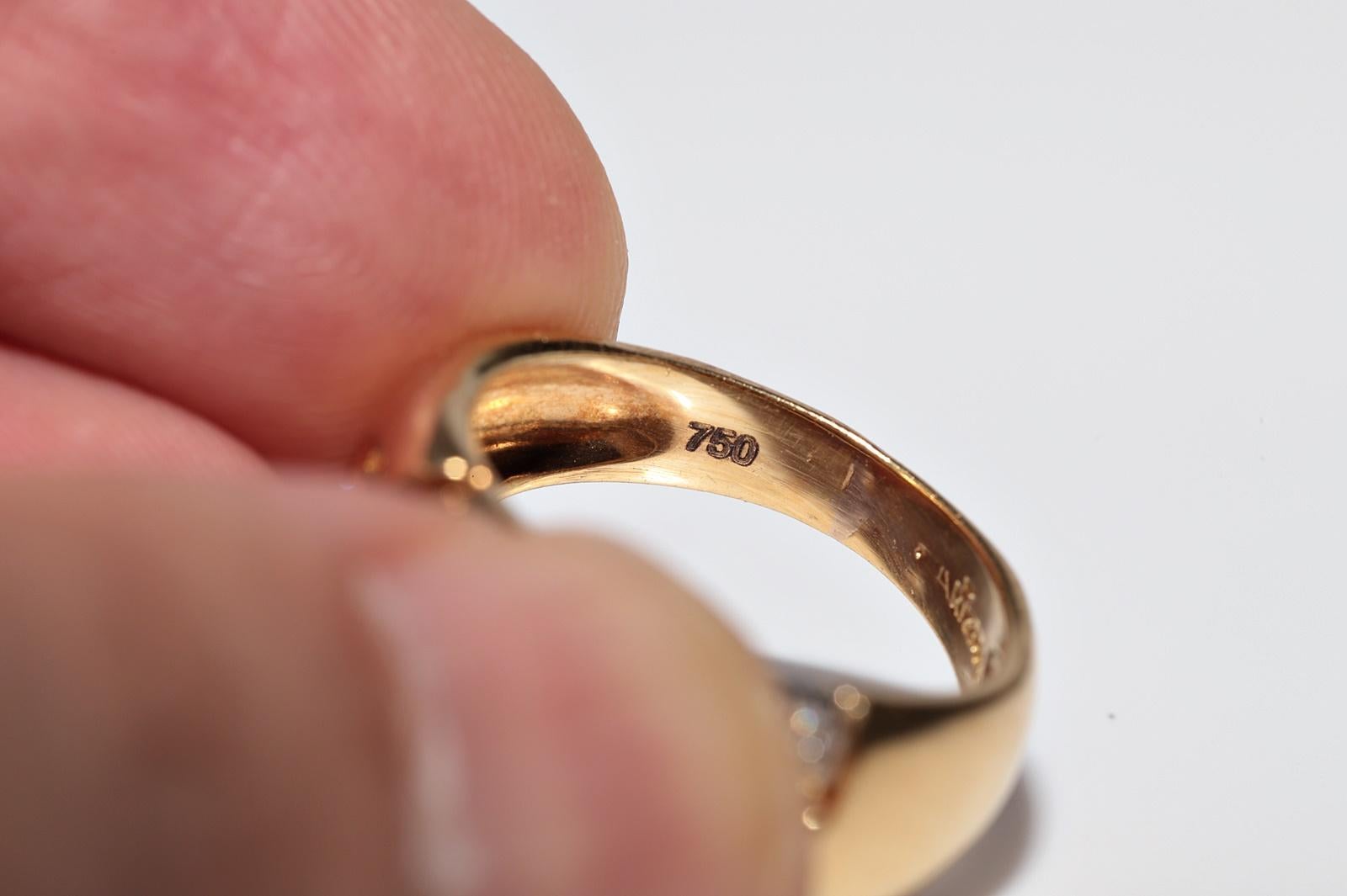 Anillo Fuerte Vintage Circa 1990s Oro 18k Decorado con Diamantes Naturales en venta 9