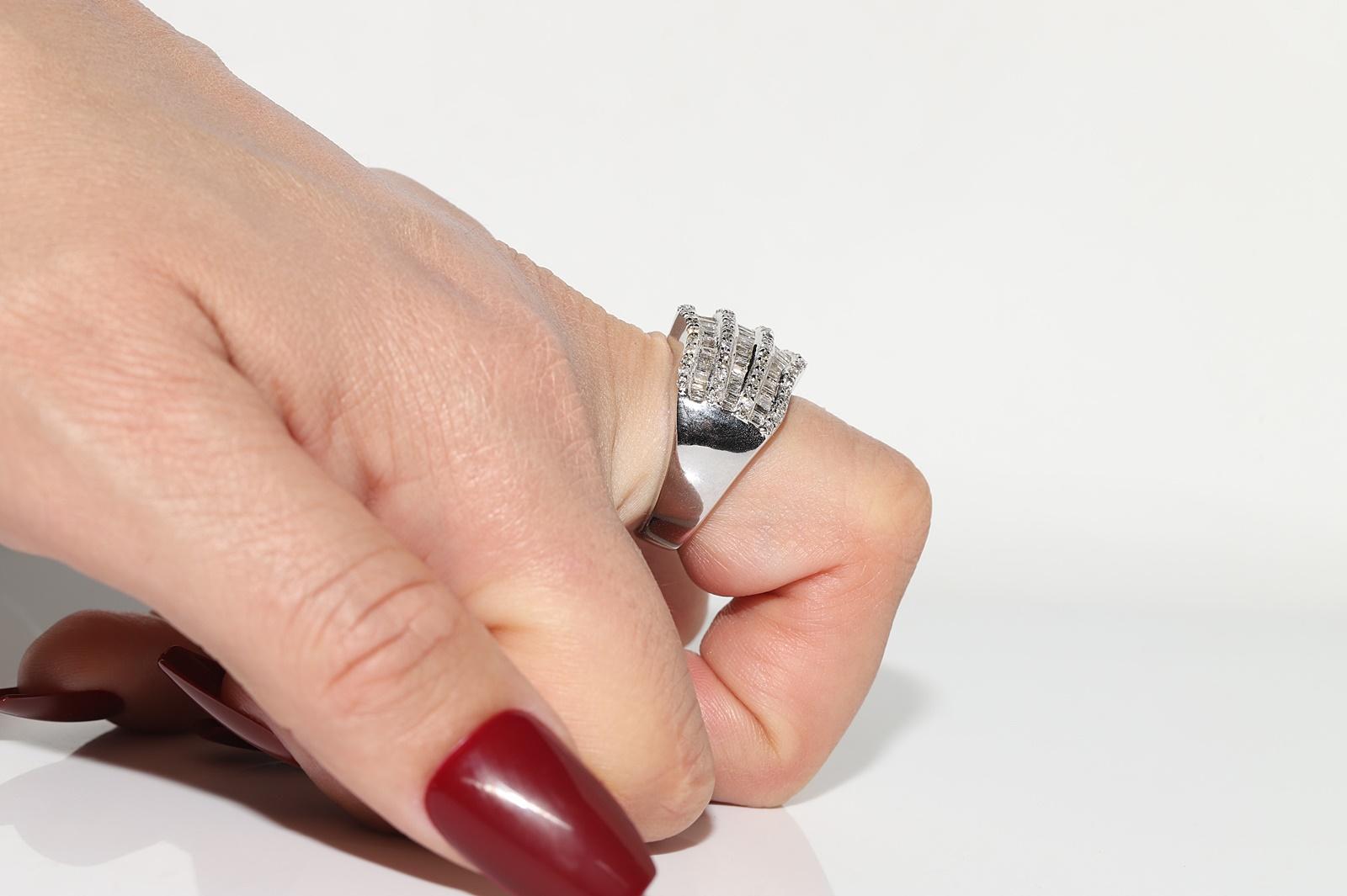 Vintage Circa 1990s 18k Gold Natural Diamond Decorated Strong Ring For Sale 10