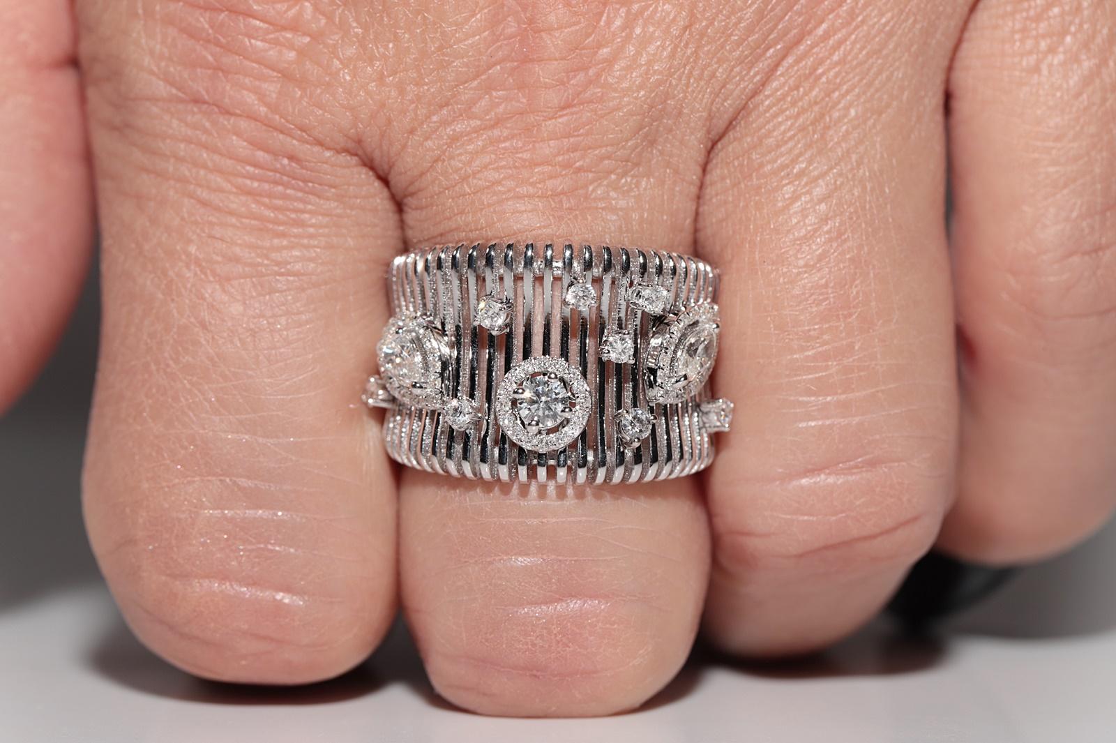 Anello forte decorato con diamanti naturali in oro 18k CIRCA 1990 in vendita 12