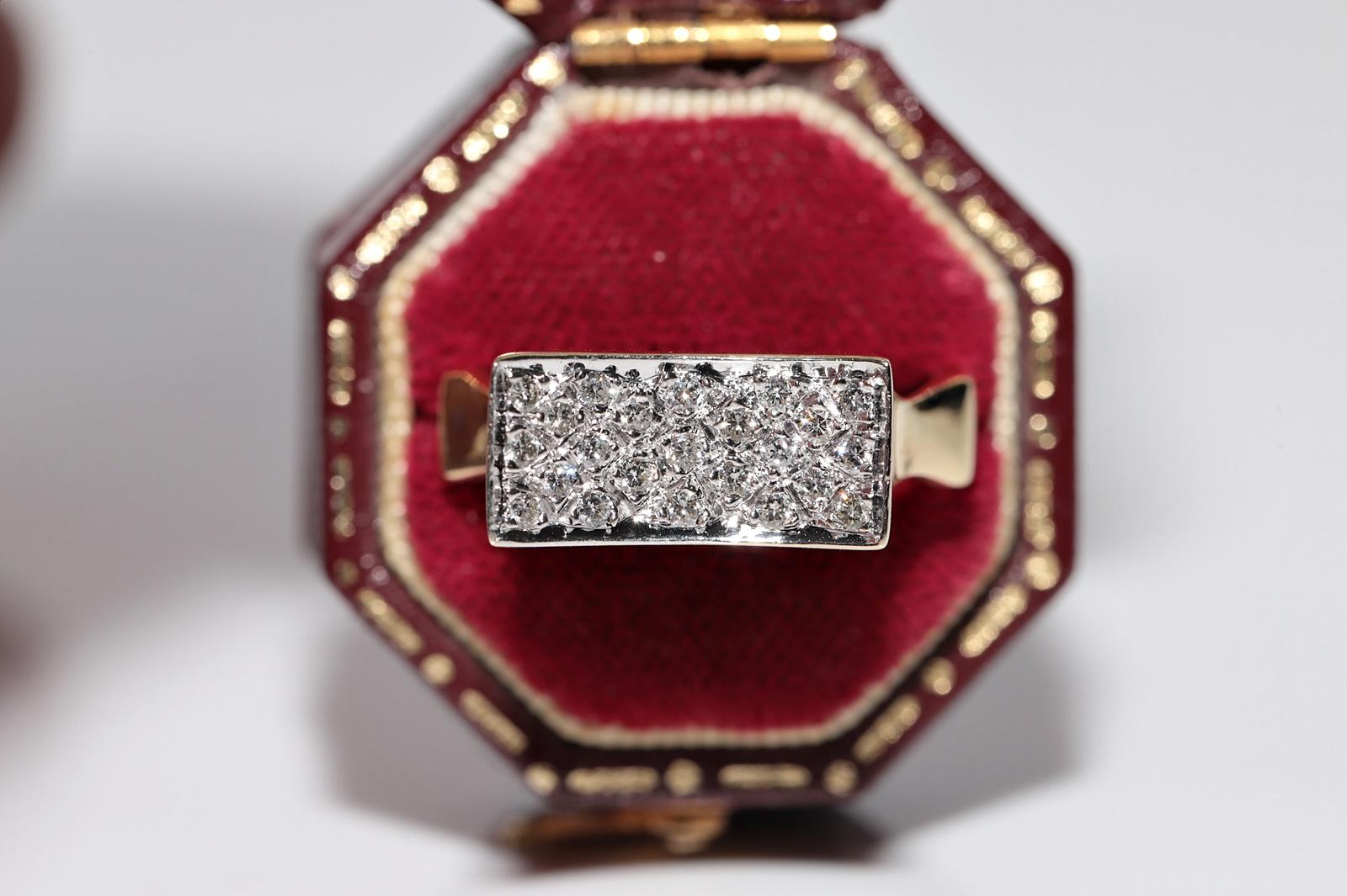 In ottime condizioni.
Totalmente è un diamante di 7 grammi.
Totalmente è un diamante da 0,30 carati.
Il diamante ha un colore H e una purezza vs.
La misura dell'anello è US 7
Possiamo realizzare qualsiasi dimensione.
La scatola non è inclusa.
Per