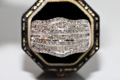Vintage Circa 1990s 18k Gold Natural Diamond Decorated Strong Ring