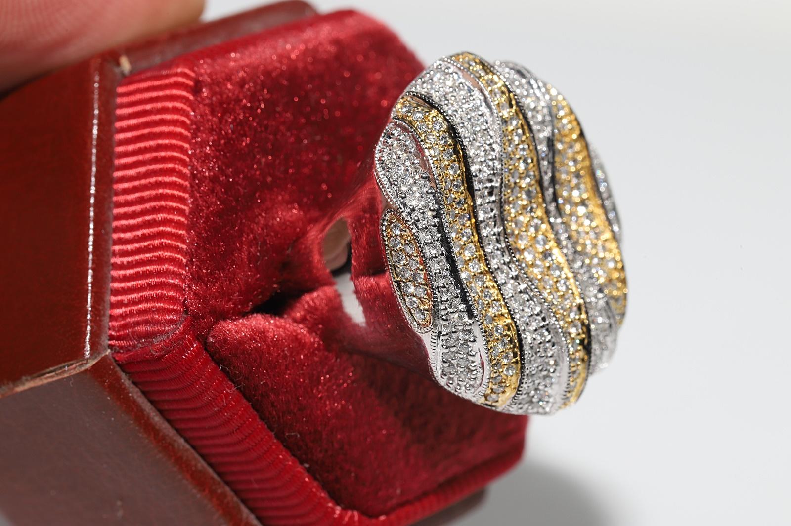 Retro Vintage Circa 1990s 18k Gold Natural Diamond Decorated Strong Ring For Sale