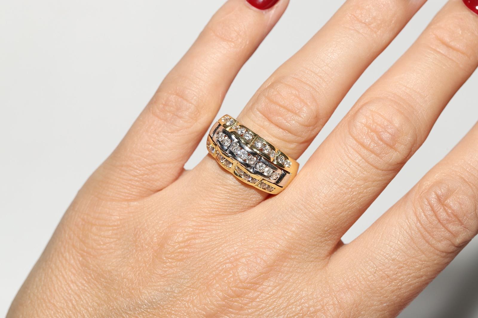Anillo Fuerte Vintage Circa 1990s Oro 18k Decorado con Diamantes Naturales Retro en venta