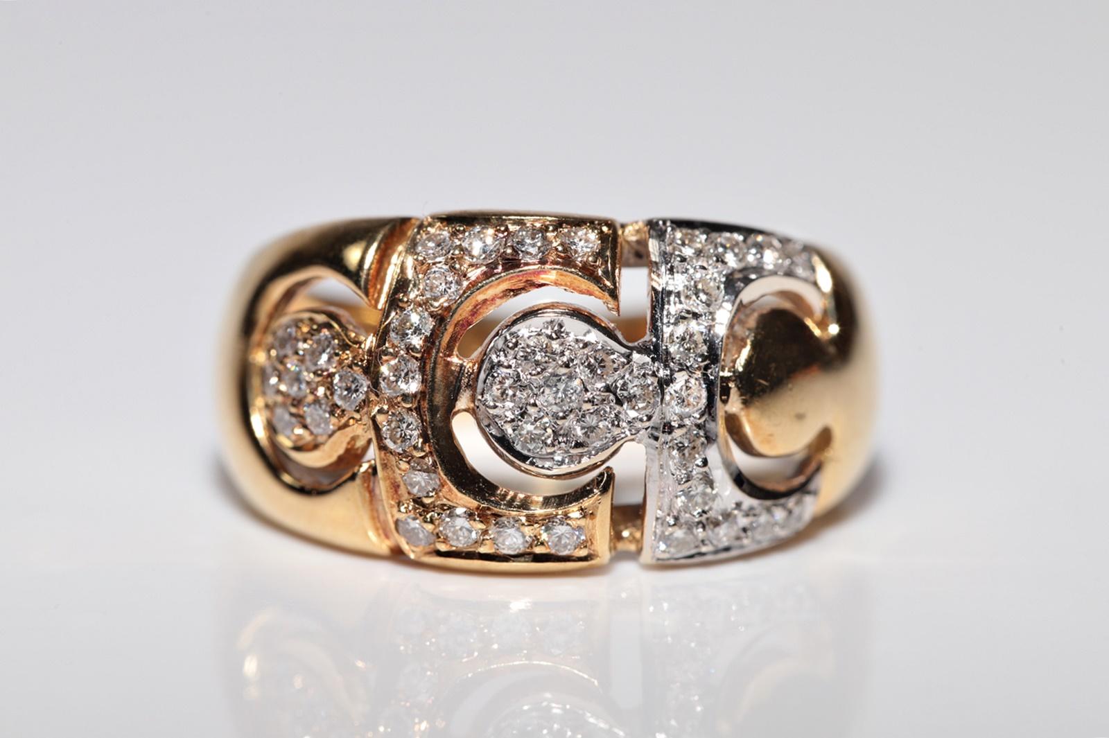 Anillo Fuerte Vintage Circa 1990s Oro 18k Decorado con Diamantes Naturales Retro en venta
