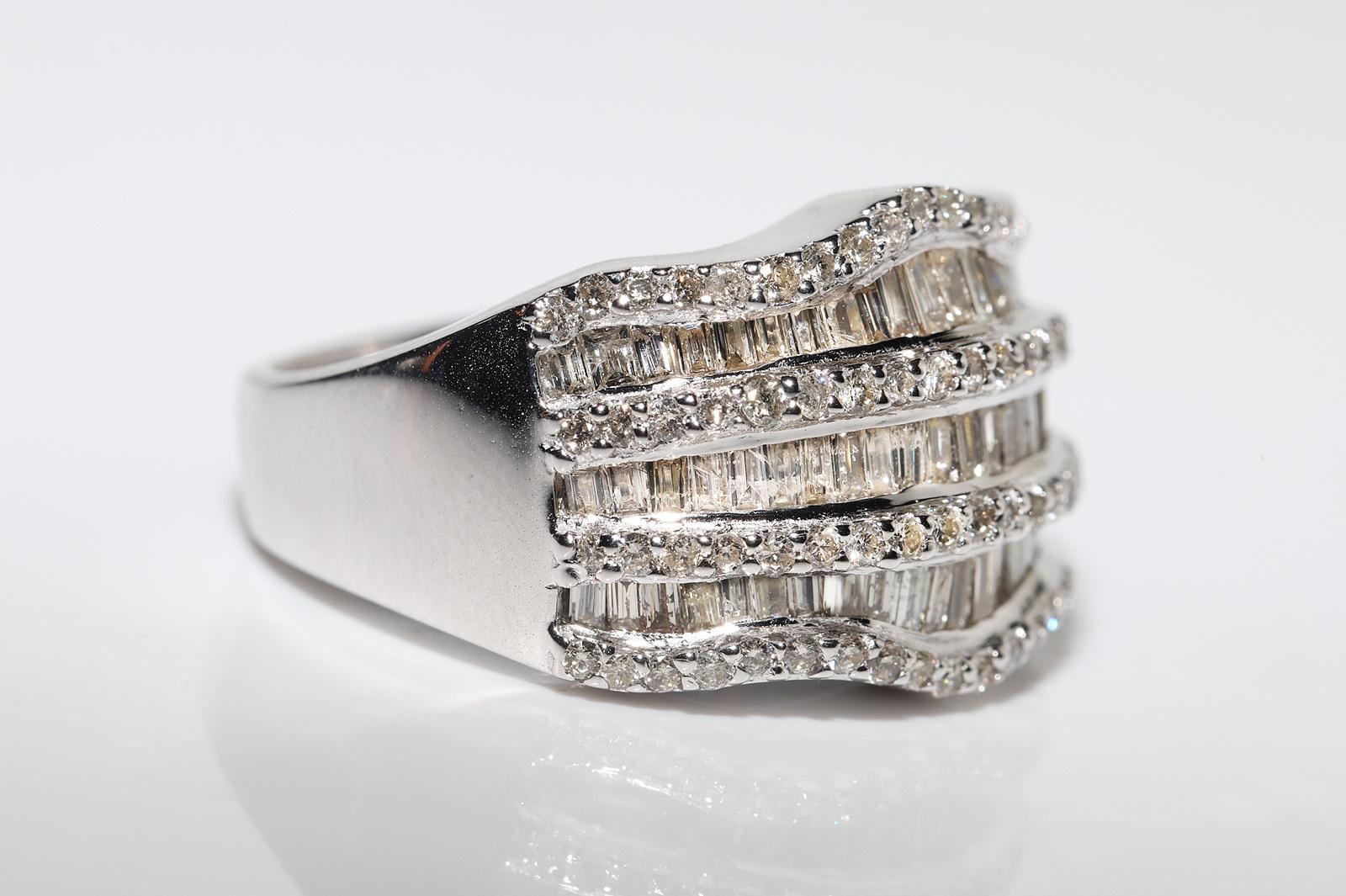 Baguette Cut Vintage Circa 1990s 18k Gold Natural Diamond Decorated Strong Ring For Sale