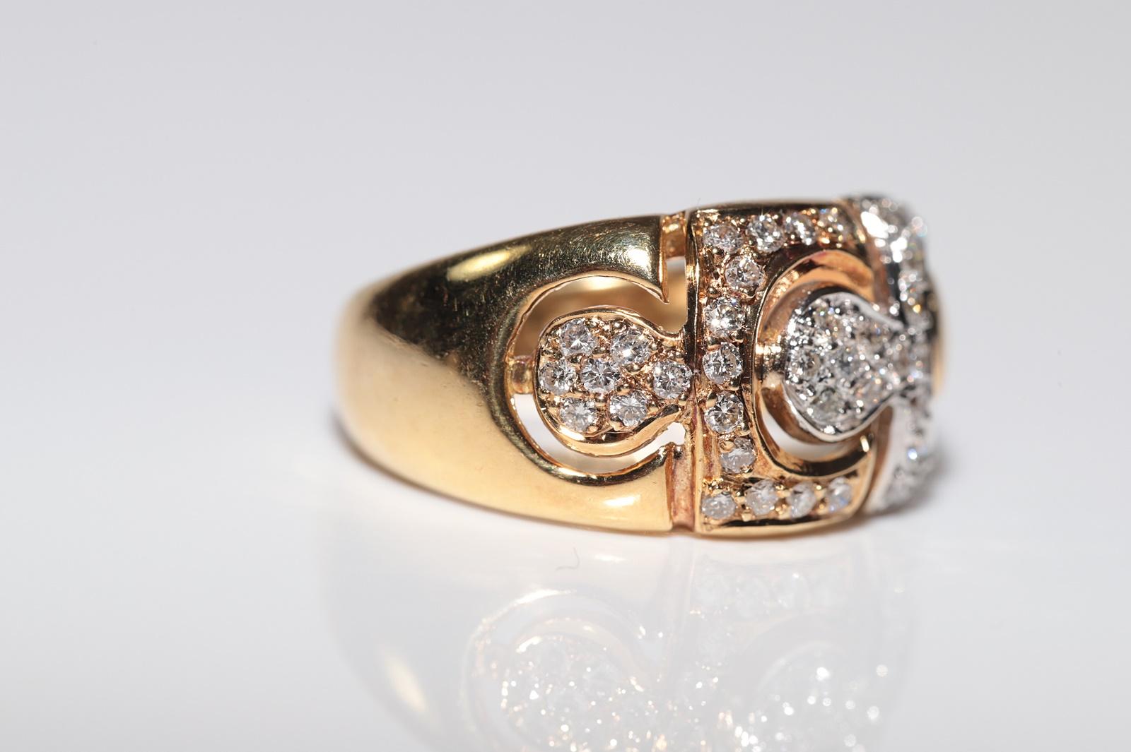 Anillo Fuerte Vintage Circa 1990s Oro 18k Decorado con Diamantes Naturales Corte brillante en venta