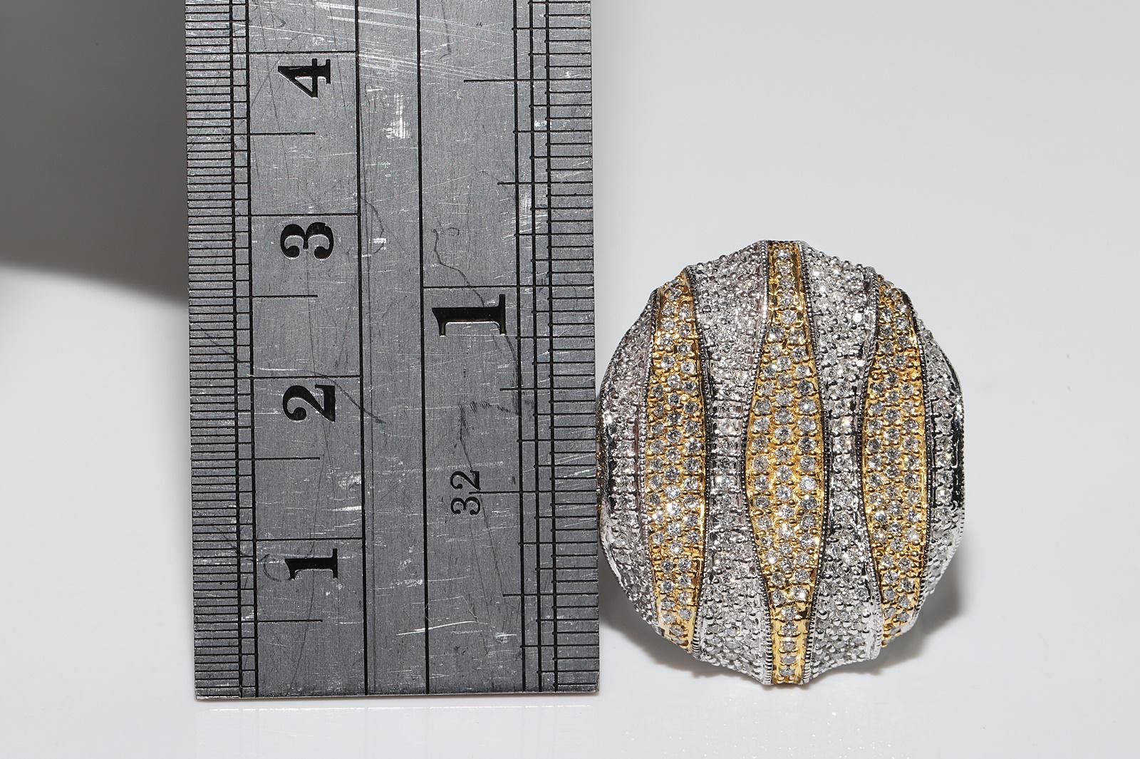Vintage Circa 1990s 18k Gold Natural Diamond Decorated Strong Ring In Good Condition For Sale In Fatih/İstanbul, 34