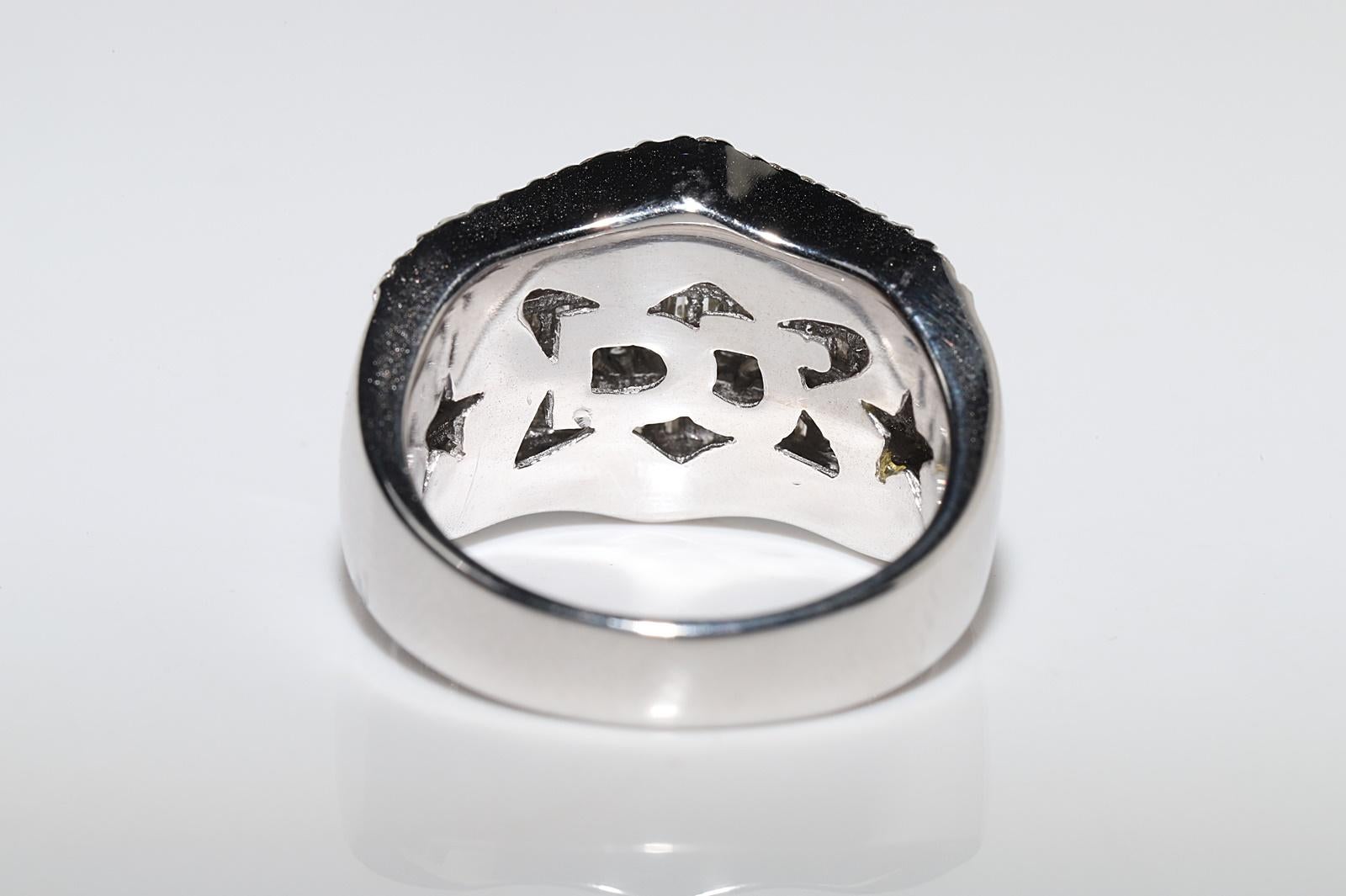 Women's Vintage Circa 1990s 18k Gold Natural Diamond Decorated Strong Ring For Sale