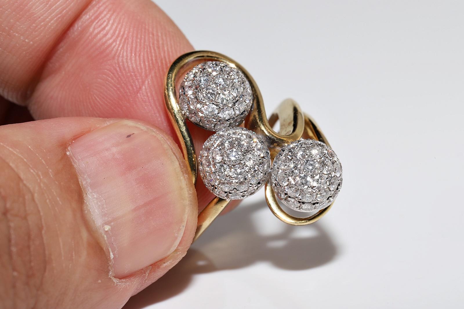 Vintage Circa 1990s 18k Gold Natural Diamond Decorated  Strong Ring  For Sale 2