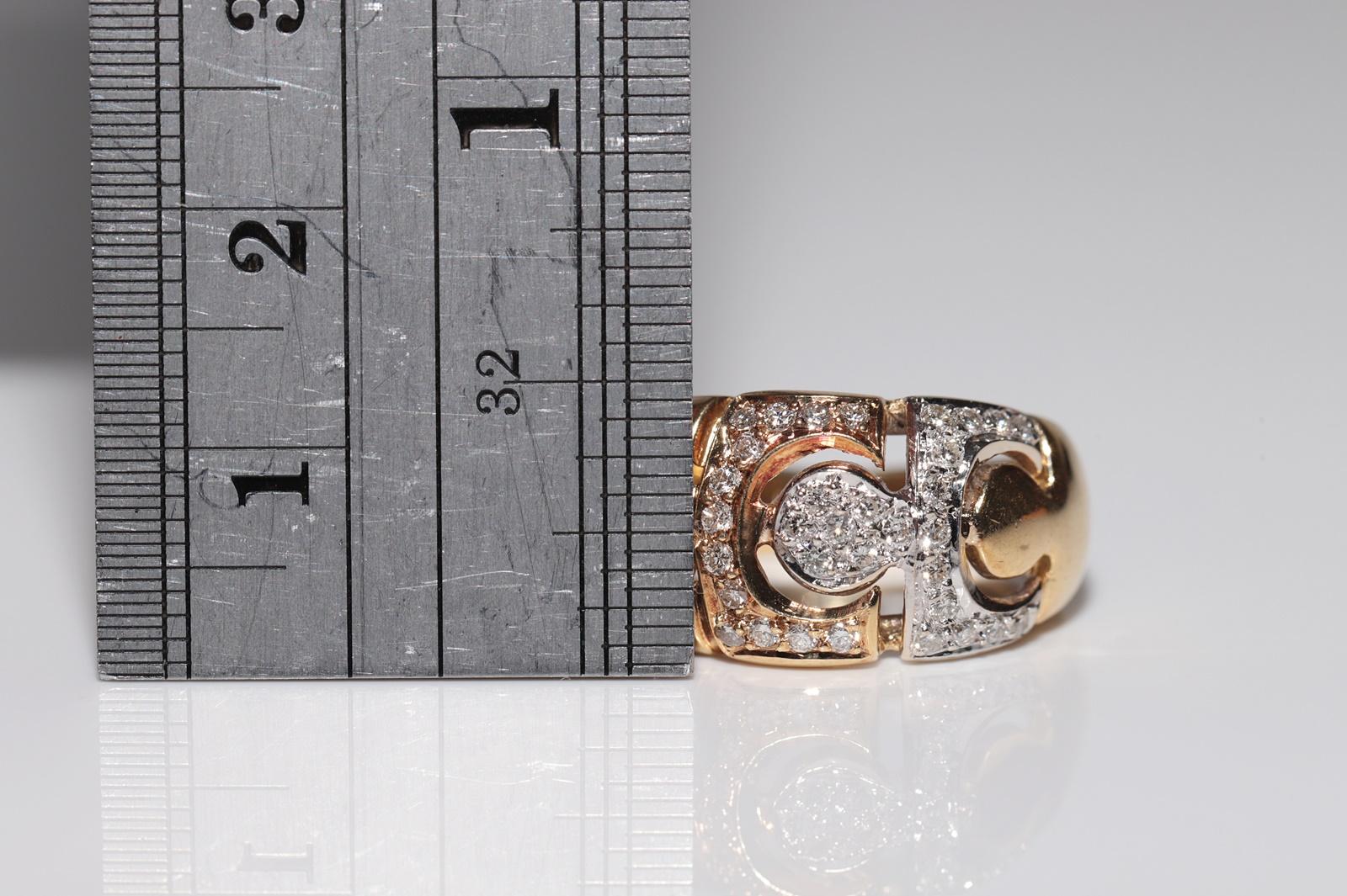 Anillo Fuerte Vintage Circa 1990s Oro 18k Decorado con Diamantes Naturales en venta 3