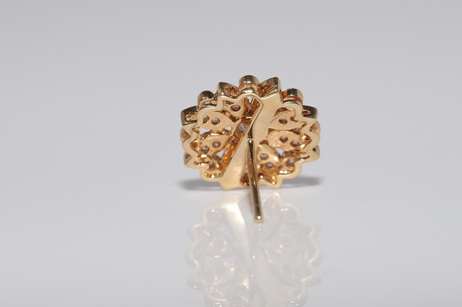 Vintage Circa 1990er Jahre 18k Gold Natürlicher Diamant Dekorierter Ohrstecker Vintage im Angebot 5