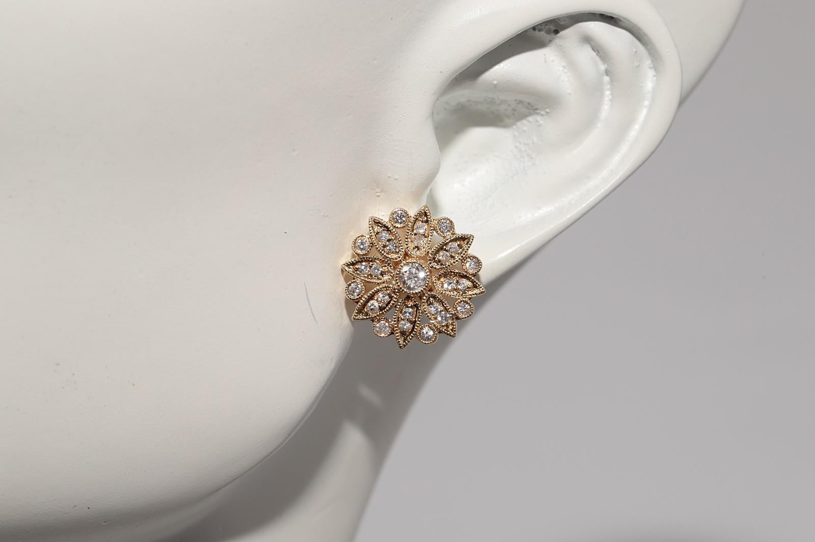 Vintage Circa 1990er Jahre 18k Gold Natürlicher Diamant Dekorierter Ohrstecker Vintage im Angebot 10