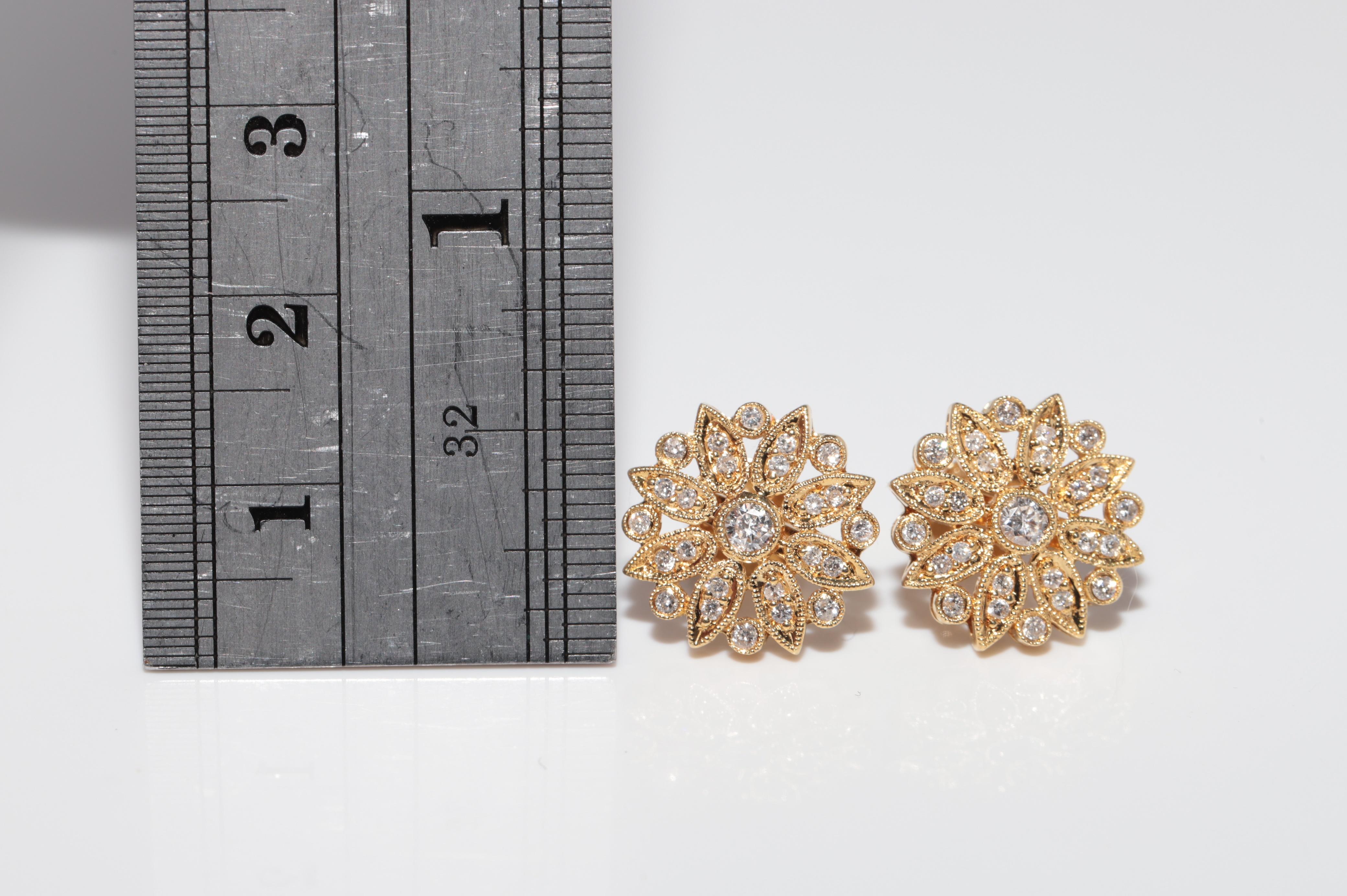 Vintage Circa 1990er Jahre 18k Gold Natürlicher Diamant Dekorierter Ohrstecker Vintage im Zustand „Gut“ im Angebot in Fatih/İstanbul, 34