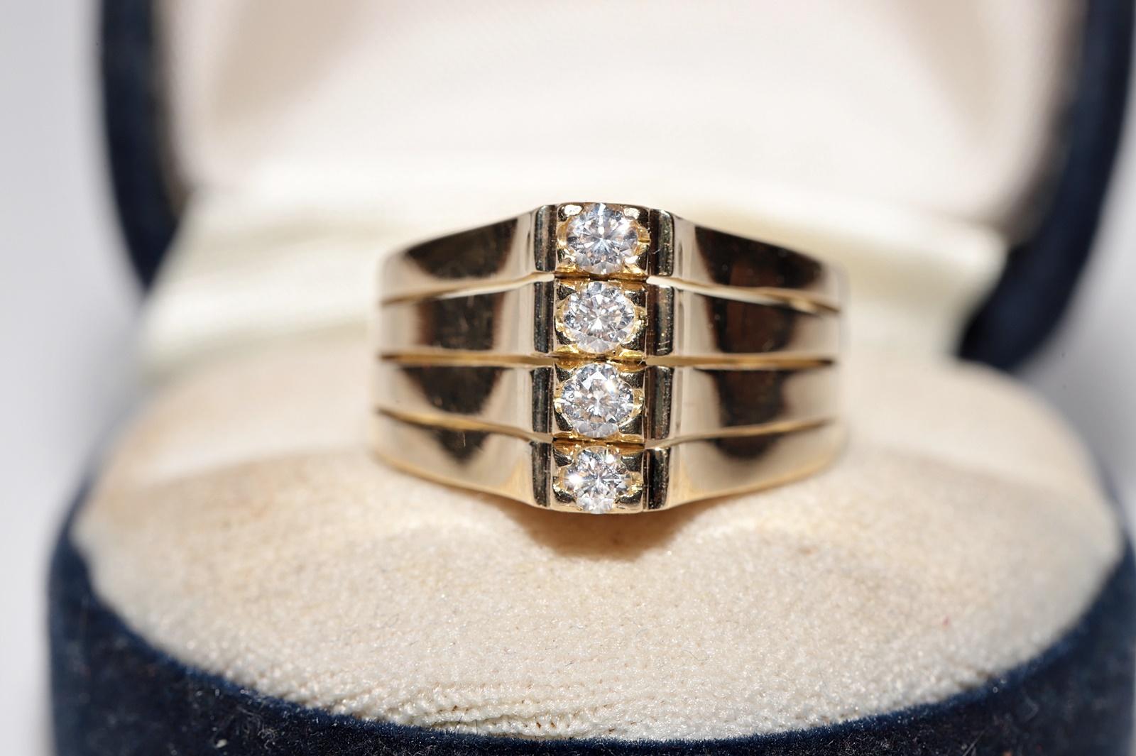 In very good condition.
Total weight is 7.9 grams.
Totally is diamond 0.58 ct.
The diamond is has F color and vvs clarity.
Ring size is US 7.3 
We can make any size.
Box is not inculuded.
Please contact for any questions.