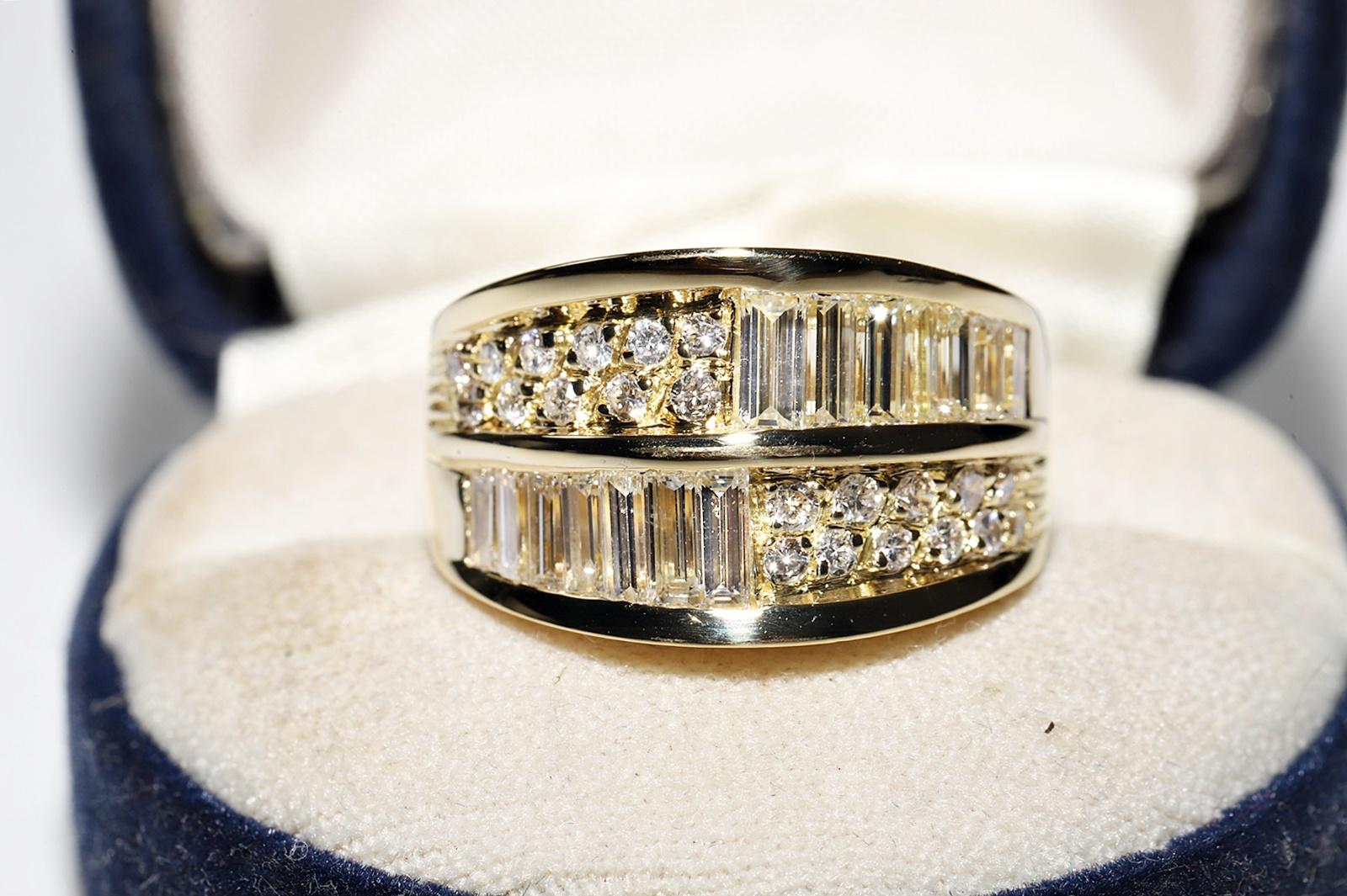 Vintage Circa 1990er Jahre 18k Gold Natürlicher Diamant Dekorierter Tank-Ring mit Diamanten Damen im Angebot