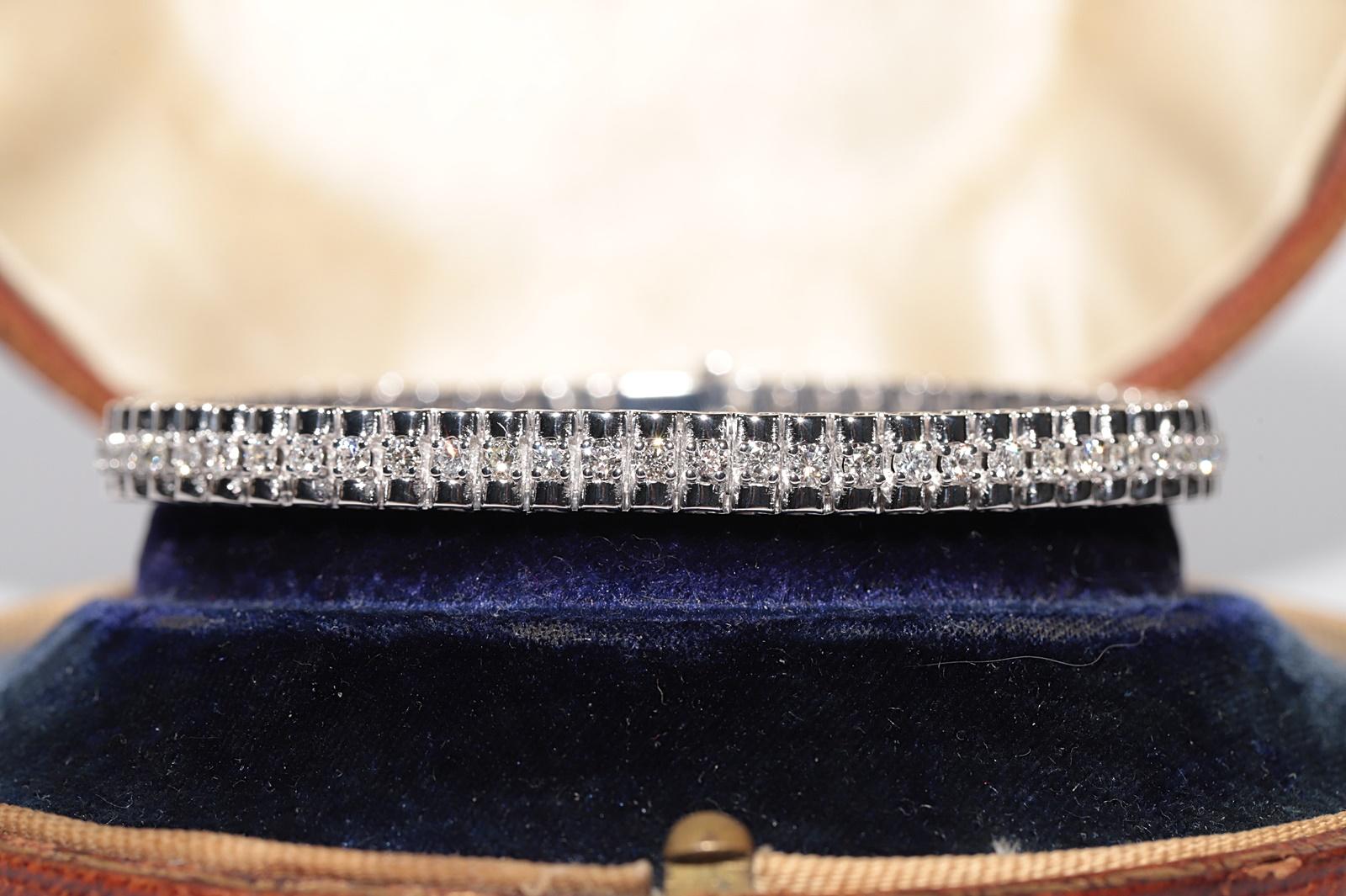 Vintage Circa 1990er Jahre 18k Gold Natürliches Diamant-Tennisarmband mit Dekoration (Retro) im Angebot