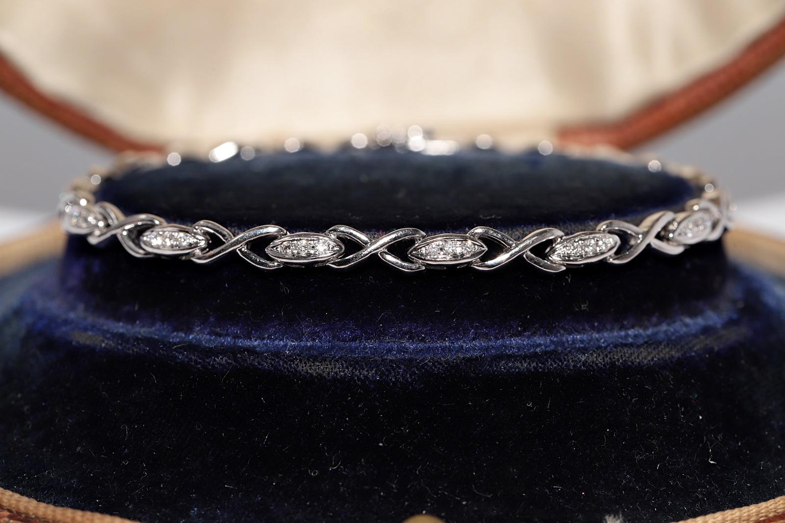 Vintage Circa 1990er Jahre 18k Gold Natürliches Diamant-Tennisarmband mit Dekoration (Retro) im Angebot