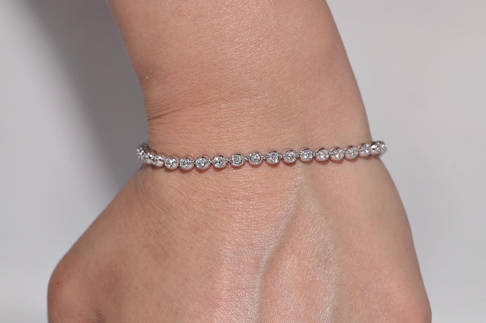Vintage Circa 1990er Jahre 18k Gold Natürliches Diamant-Tennisarmband mit Dekoration (Brillantschliff) im Angebot