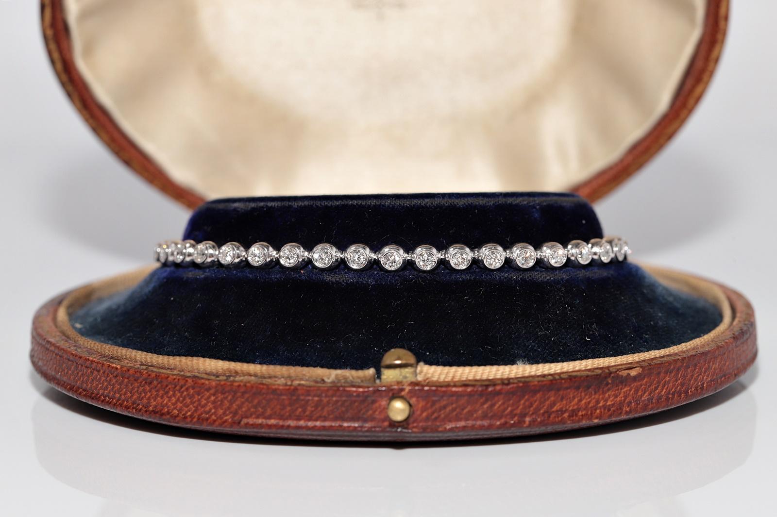 Vintage Circa 1990er Jahre 18k Gold Natürliches Diamant-Tennisarmband mit Dekoration im Angebot 1