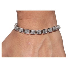 Vintage Circa 1990 Bracelet Tennis Design en or 18k orné de diamants naturels
