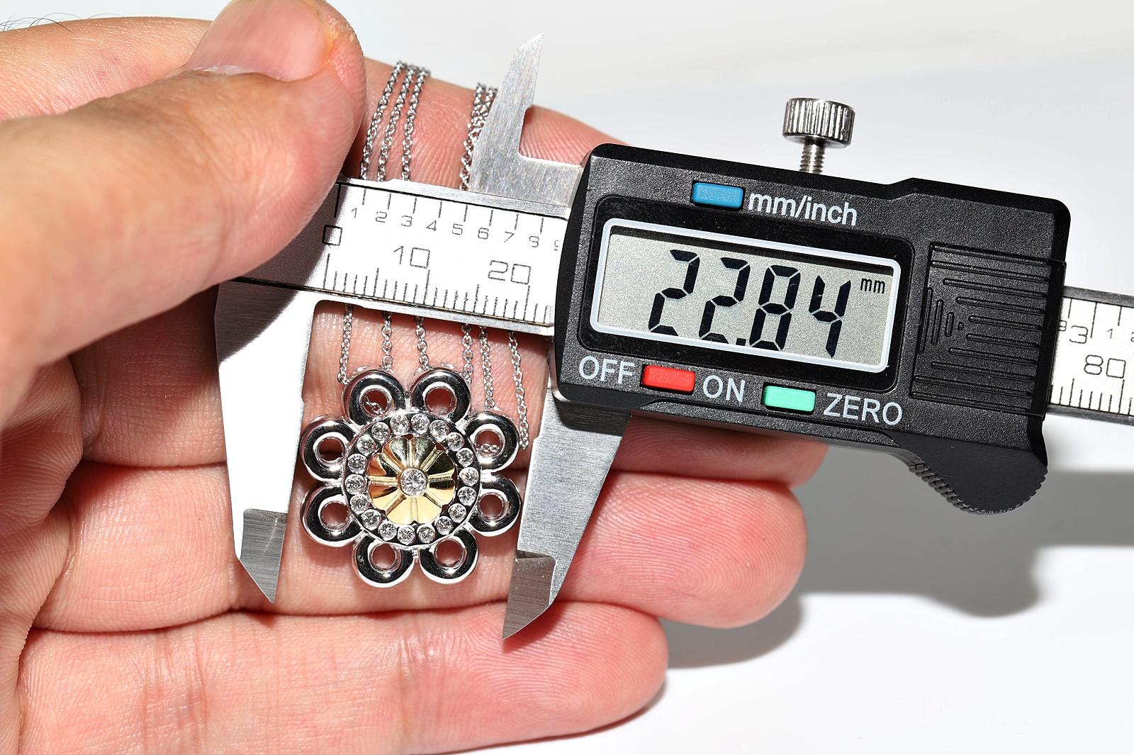 Halskette mit natürlichem Diamant-Anhänger aus 18 Karat Gold, Vintage, ca. 1990er Jahre im Angebot 6