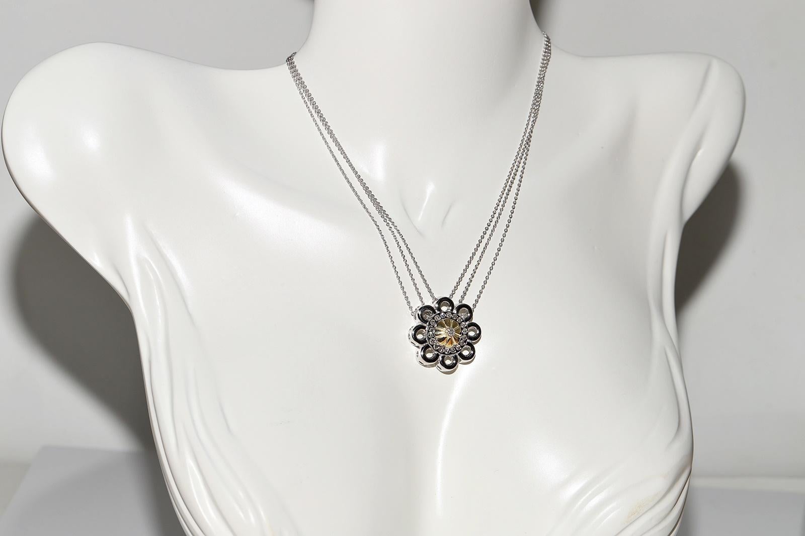 Taille brillant Vintage Circa 1990 Collier pendentif en or 18k avec diamant naturel en vente