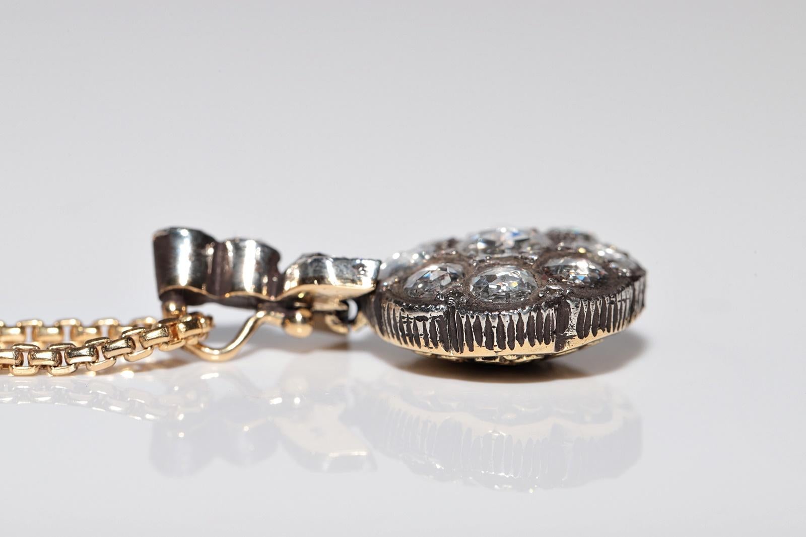 Collana con ciondolo in oro 18 carati e diamanti naturali, vintage, circa anni '90 in vendita 3